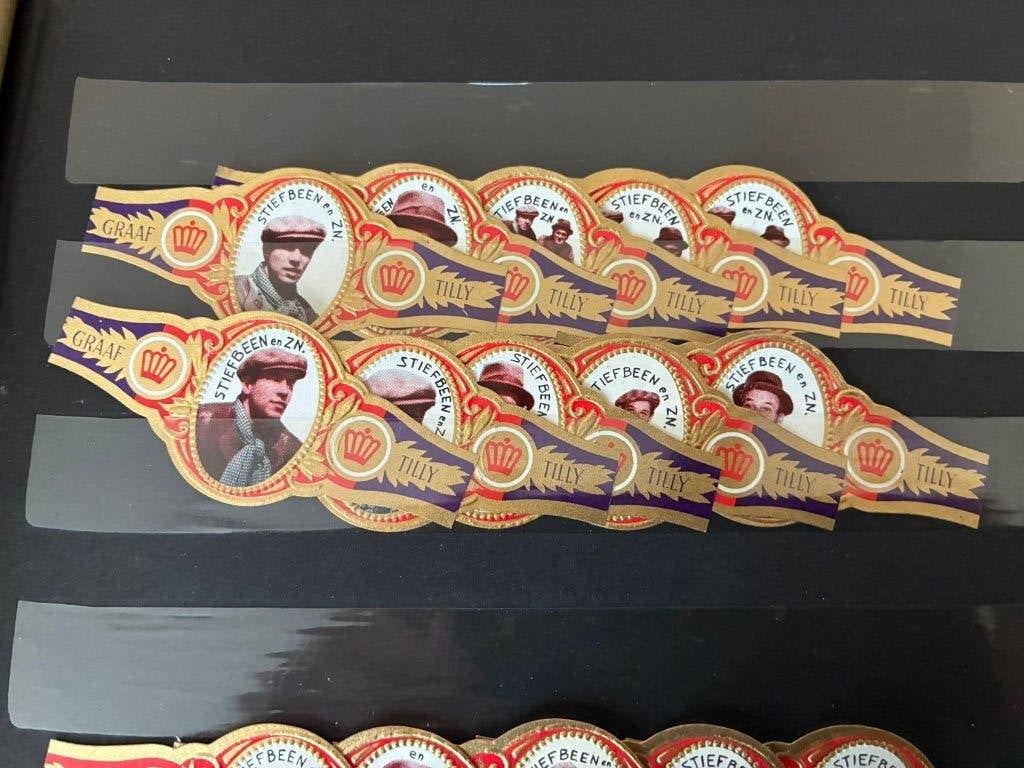 Sigarenbandjes Graaf Tilly Stiefbeen en zoon paars, Ophalen of Verzenden, Nieuw, Sigarenbandjes