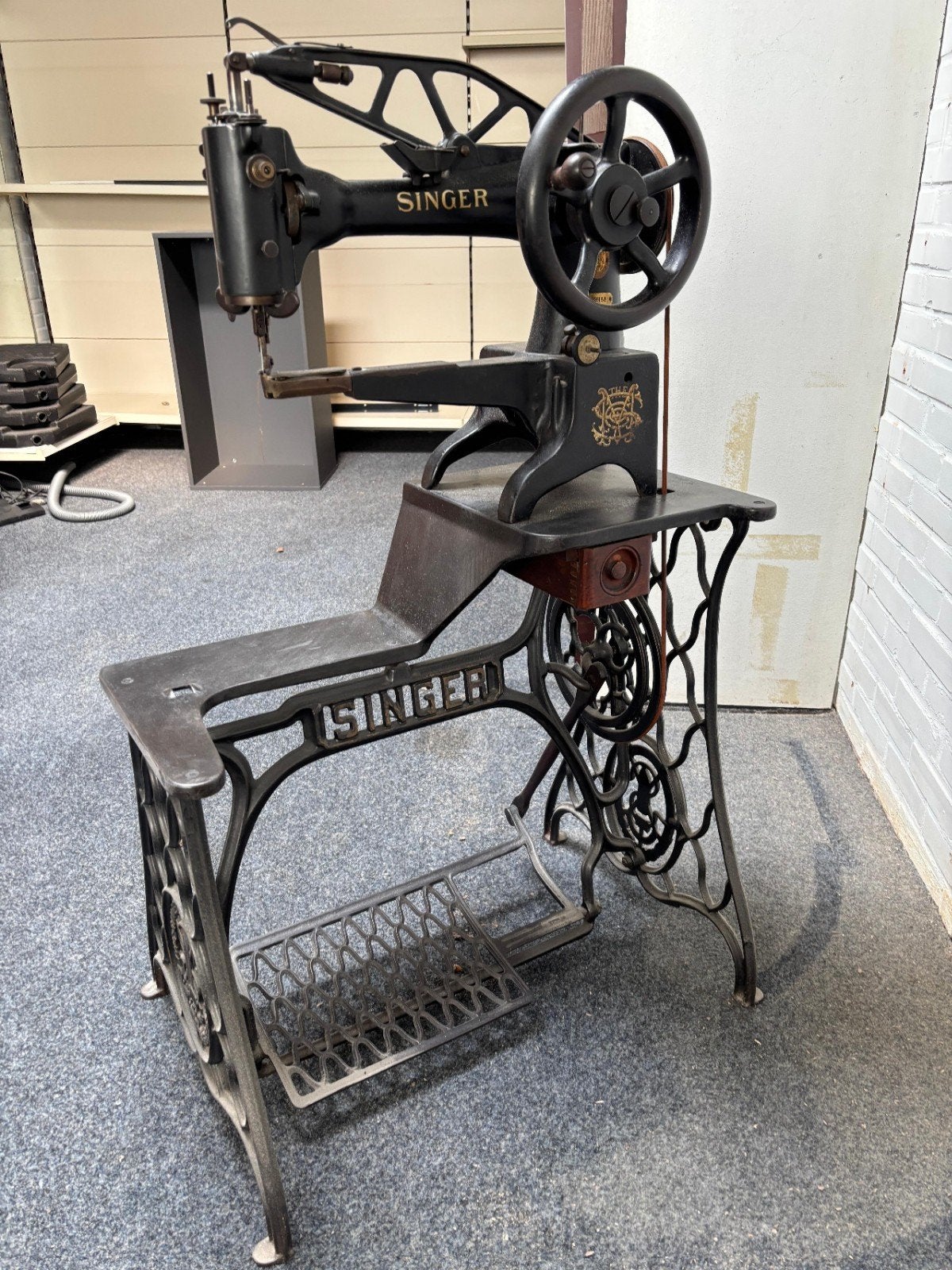 singer leder schoenmakersnaaimachine, Ophalen