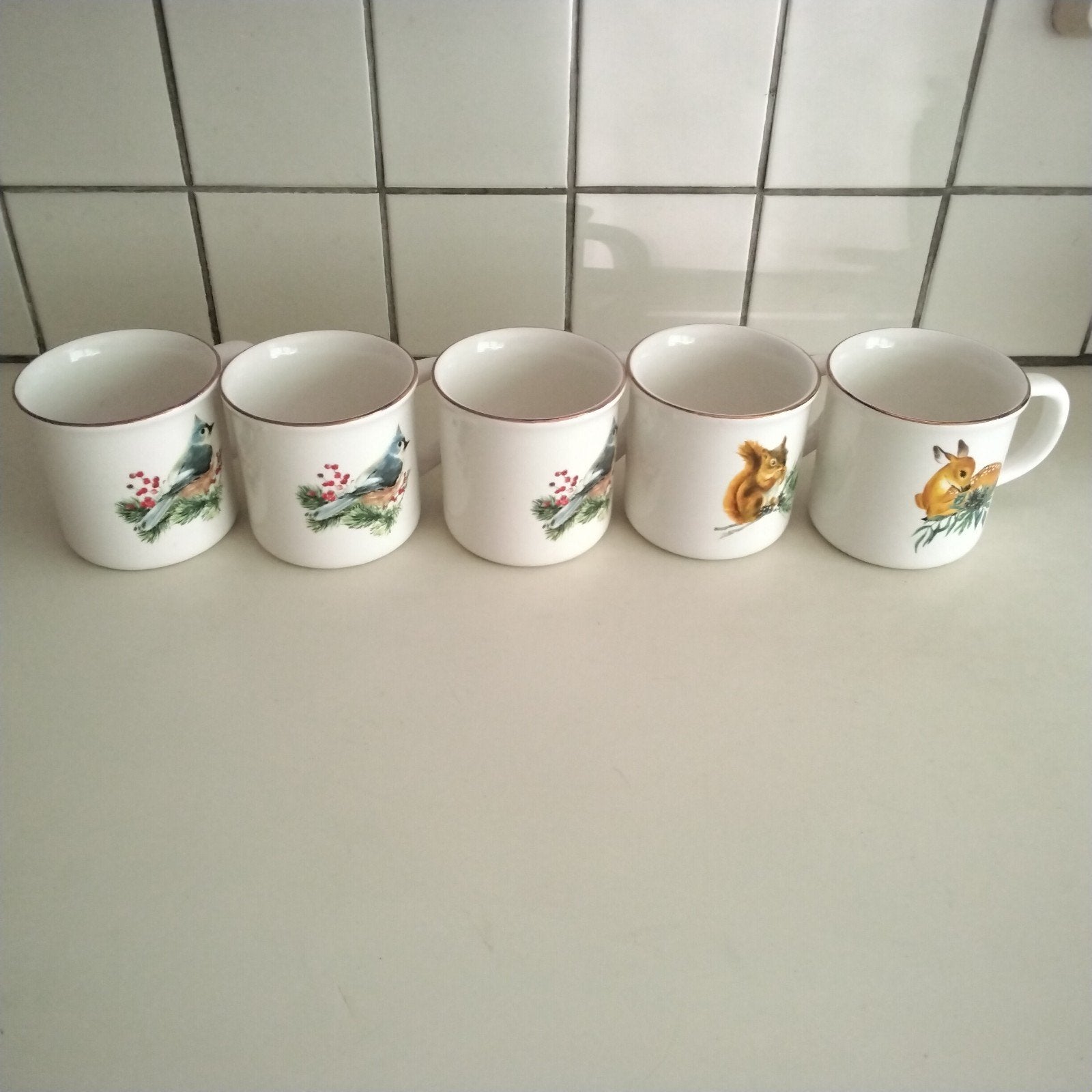 3 + 2 Becky's collection mokken: kuifmees,hert, eekhoorn, Huis en Inrichting, Keuken | Servies, Ophalen of Verzenden, Zo goed als nieuw
