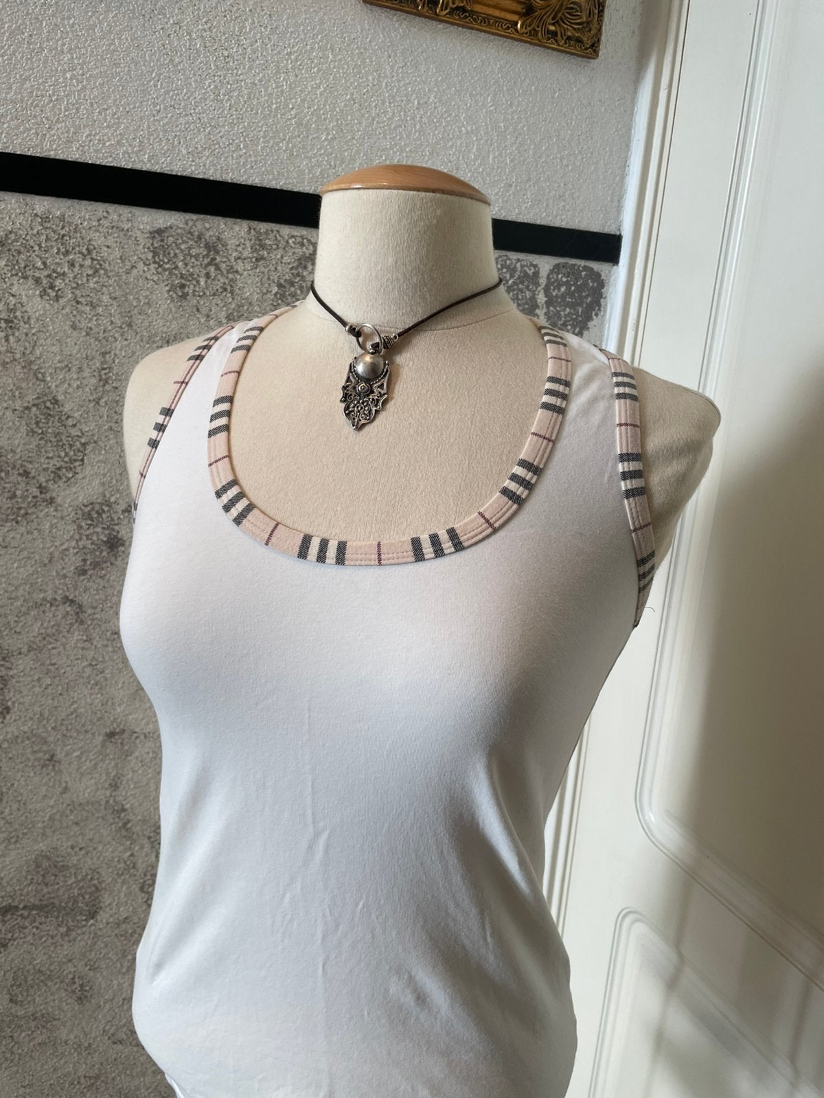 Burberry katoenen crème top M, Ophalen of Verzenden, Zo goed als nieuw, Beige, Zonder mouw