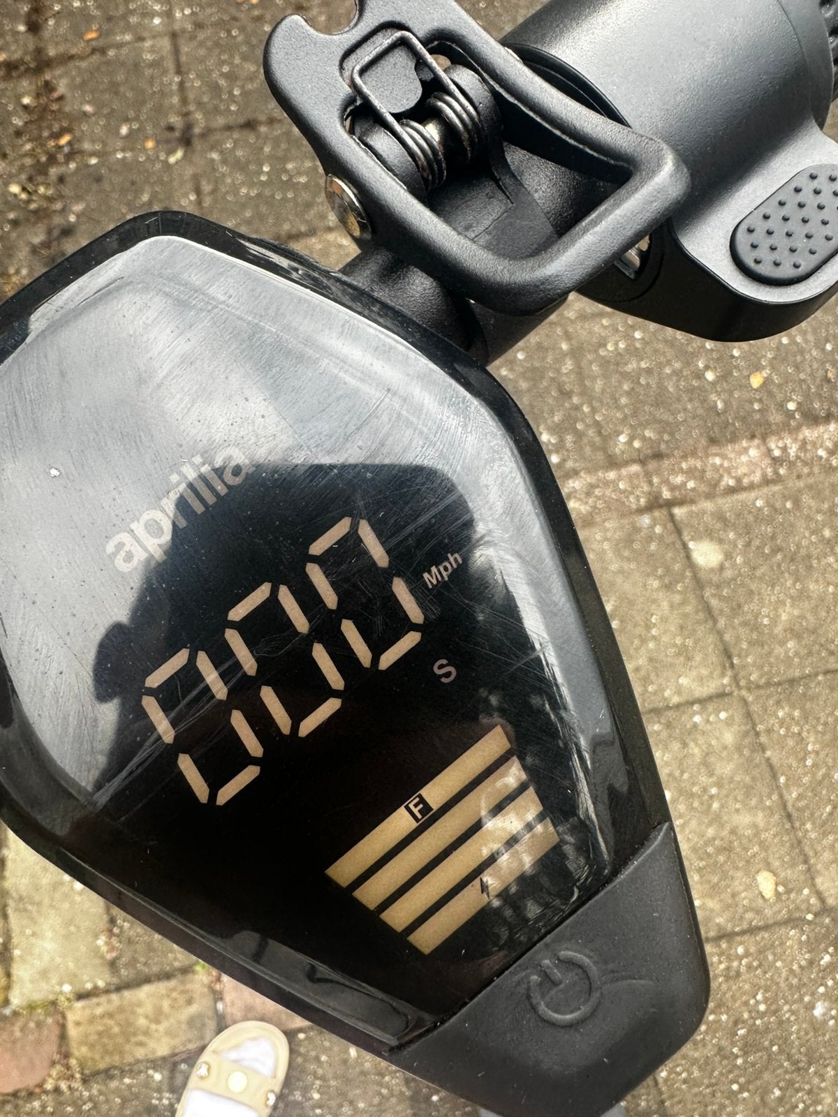elektrische step aprilia esrz, Ophalen, Gebruikt, Elektrische step (E-scooter)