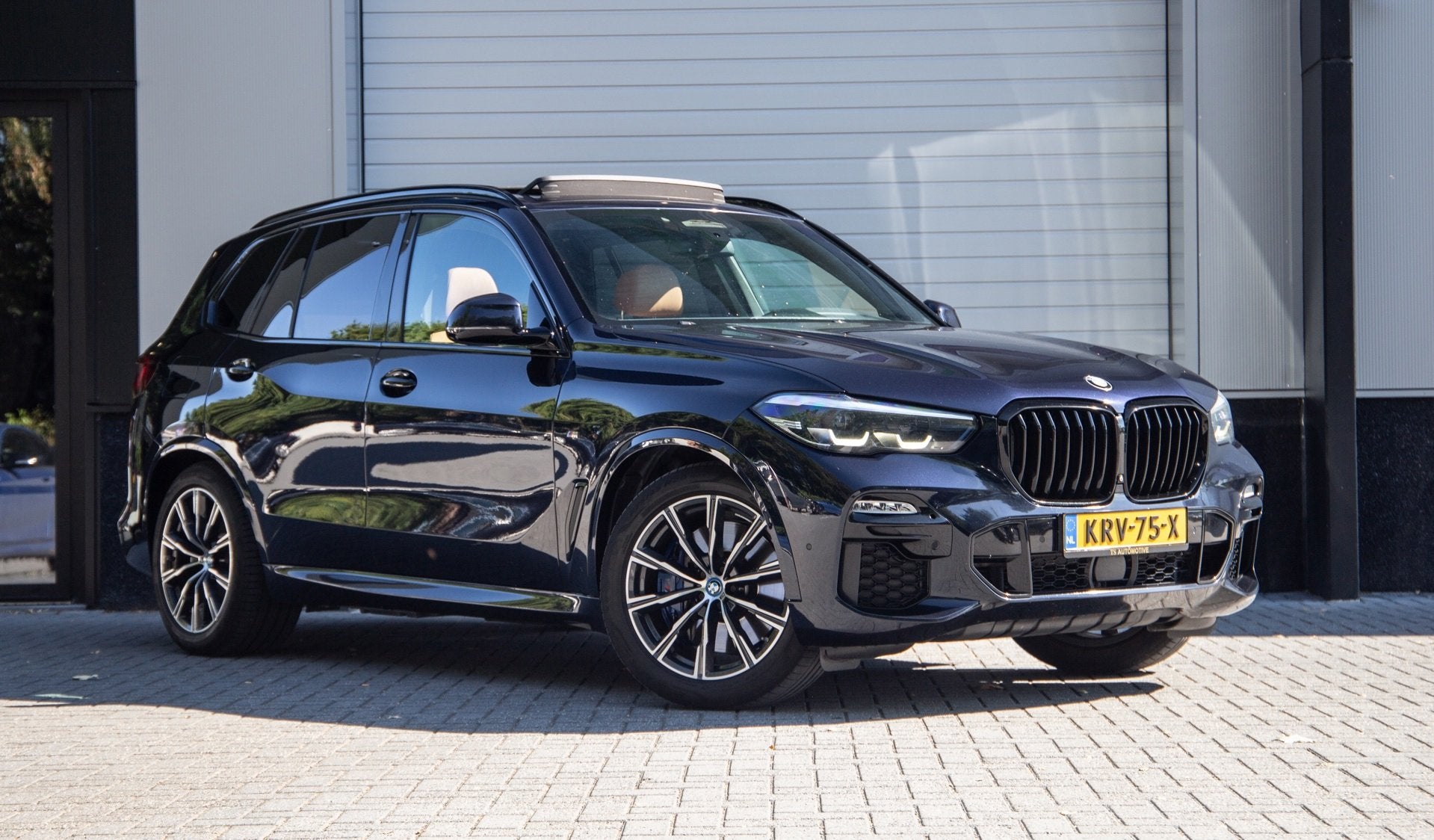 BMW X5 XDrive45e High Executive / Pano / Trekhaak / Stoelkoe, Auto's, BMW, Dealer onderhouden, Gebruikt, Zwart, Vierwielaandrijving