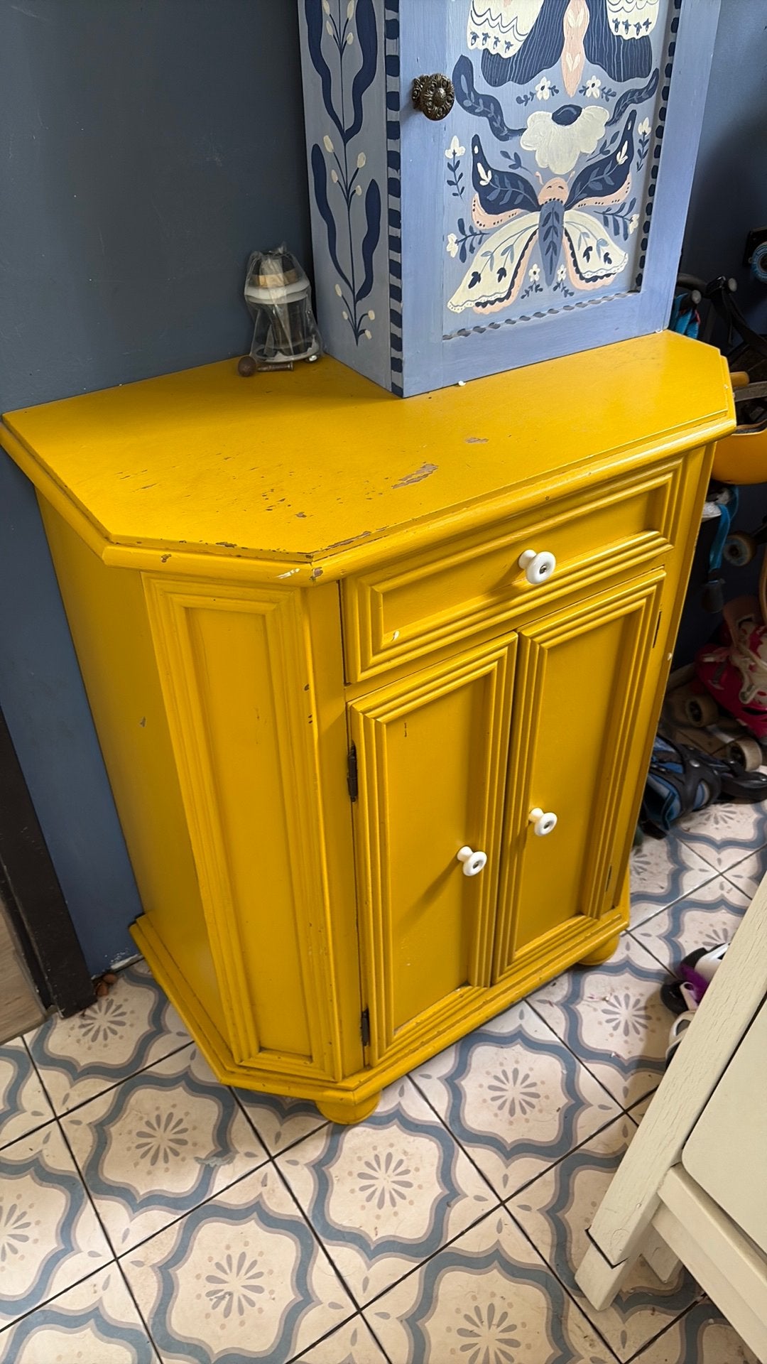 Klein buikkastje geel, Ophalen, 50 tot 100 cm, Zo goed als nieuw, 3 of 4 laden