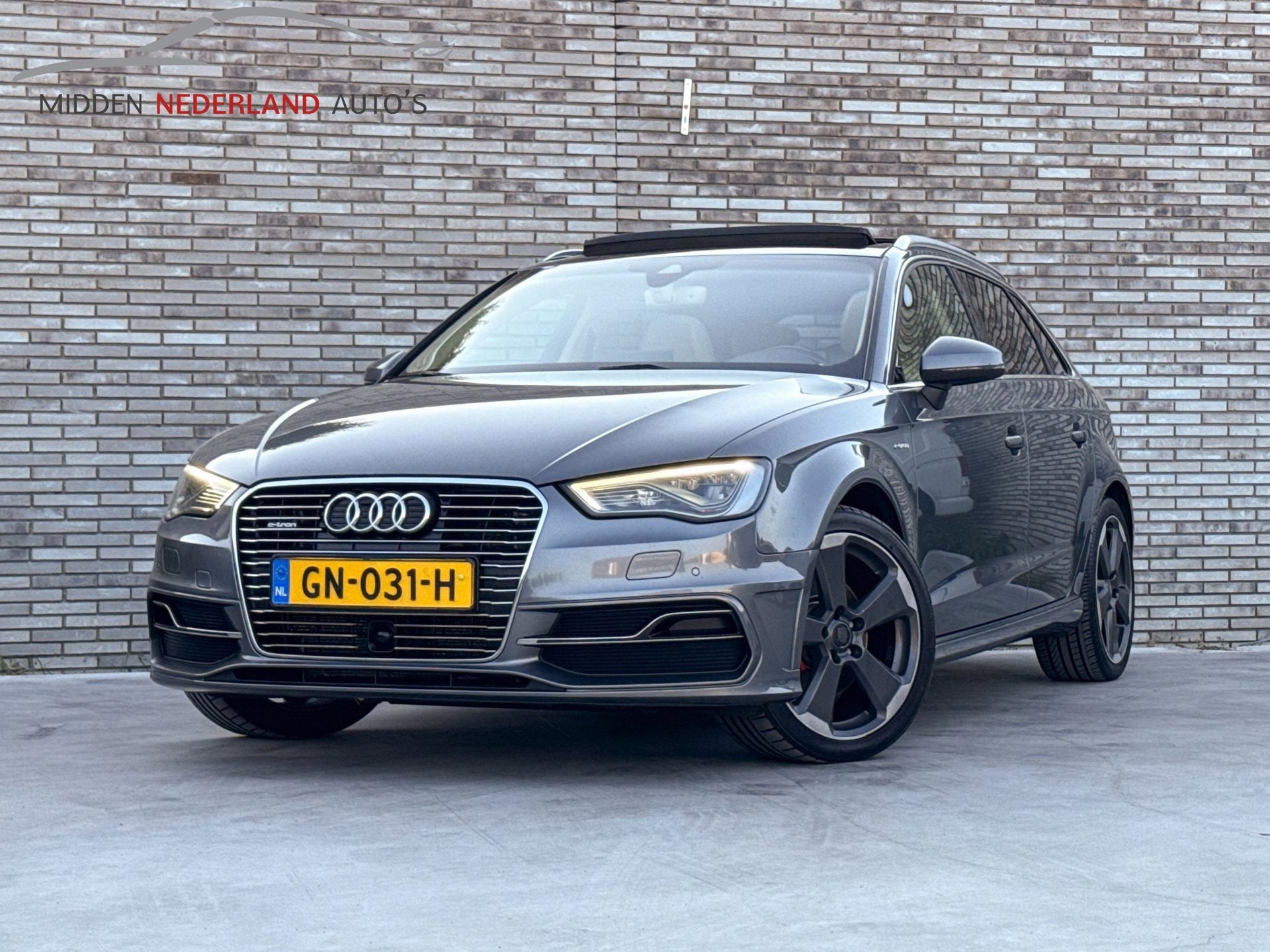 Audi A3 Sportback 1.4 e-tron PHEV * ADAPT CRUISE * PANORAMA, Auto's, Audi, 8 kWh, Gebruikt, 4 cilinders, 180 min