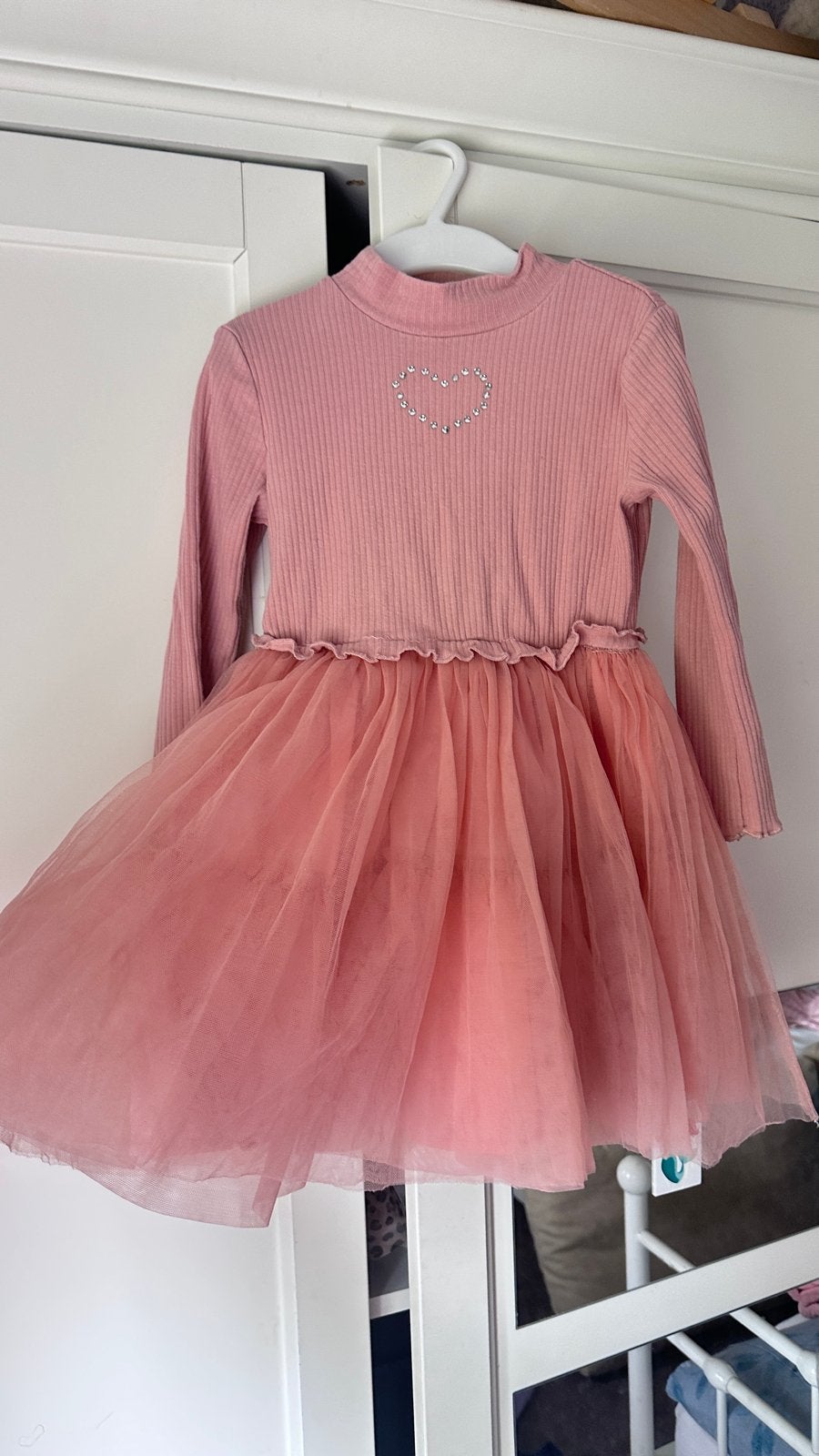 Roze jurk met tule rok en hartje - maat 104, Ophalen of Verzenden, Zo goed als nieuw, Meisje, Jurk of Rok