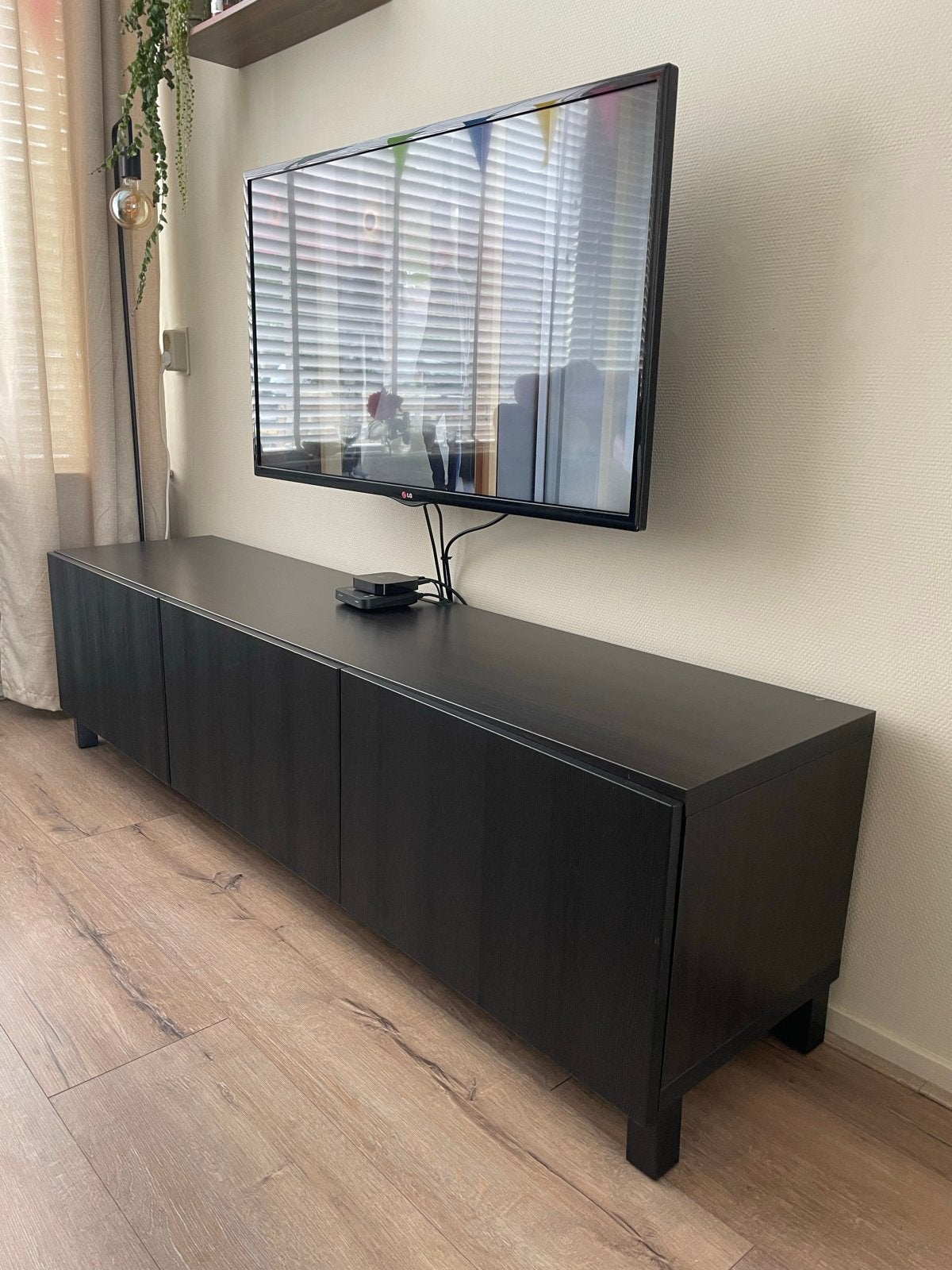 IKEA Besta TV meubel zwartbruin - Erg nette staat!, Ophalen of Verzenden, Zo goed als nieuw, 200 cm of meer, Minder dan 100 cm