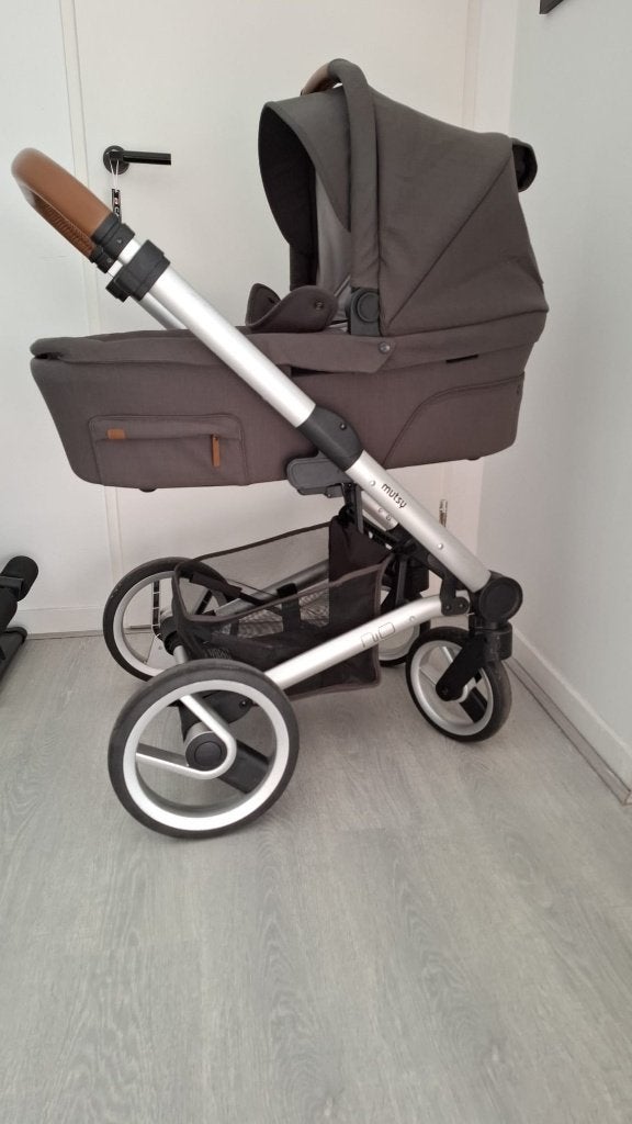 Mutsy Nio 2-in-1 Kinderwagen Combi – Legergroen (Pine Green), Kinderen en Baby's, Ophalen, Zo goed als nieuw, Combiwagen, Mutsy