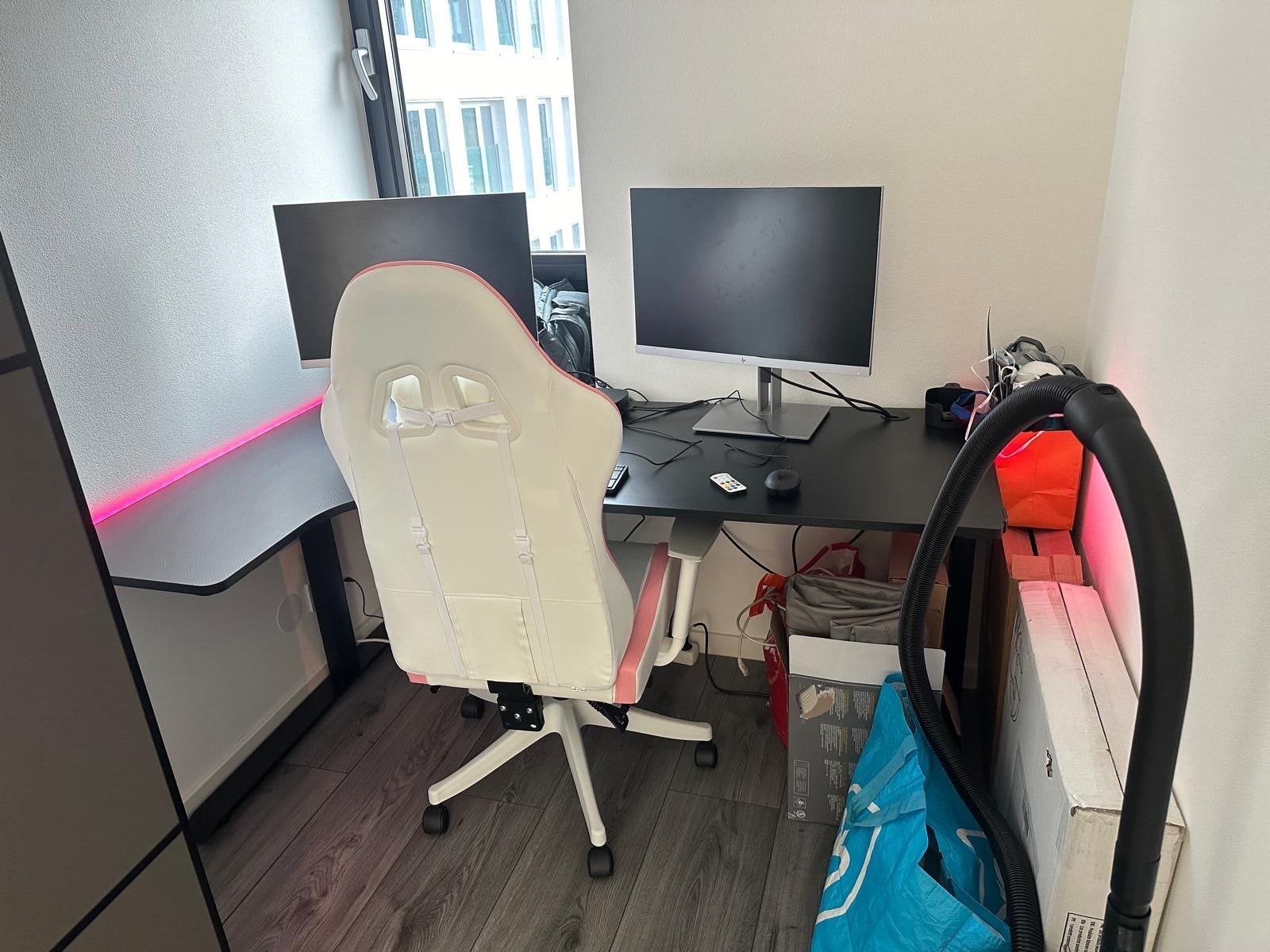 Gaming Bureau Hoekbureau met RGB Verlichting, Huis en Inrichting, Bureaus, Ophalen, Spaanplaat of MDF, Zo goed als nieuw, Modern