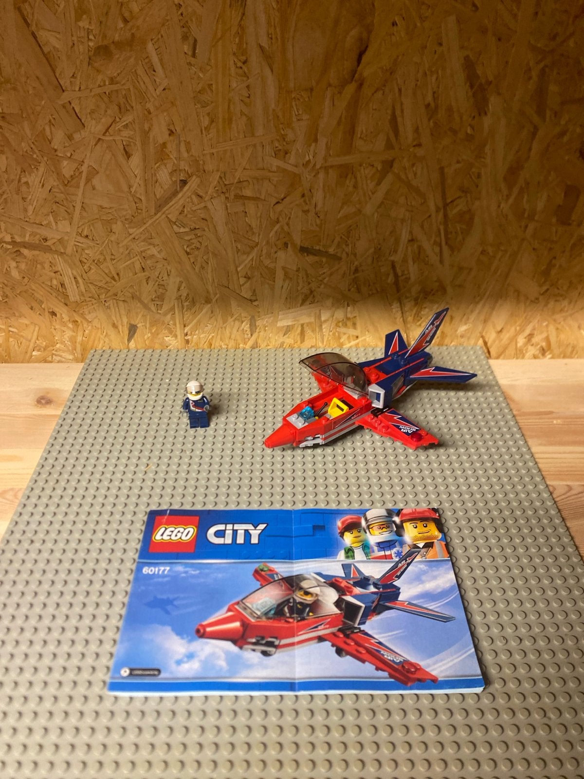 Lego City Straaljager 60177 met minifiguur en boekje, Ophalen, Gebruikt