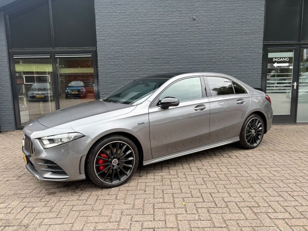 Mercedes-benz A-KLASSE 250 E BNS SOL. AMG PANO, Auto's, Gebruikt, 4 cilinders, Plug-in hybride, Bedrijf