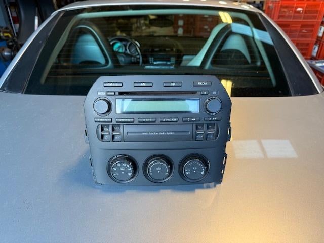 Te koop Radio/CD Mazda MX-5 NC, Info@mazdaMX-5.com, Ophalen of Verzenden, Zo goed als nieuw, Mazda