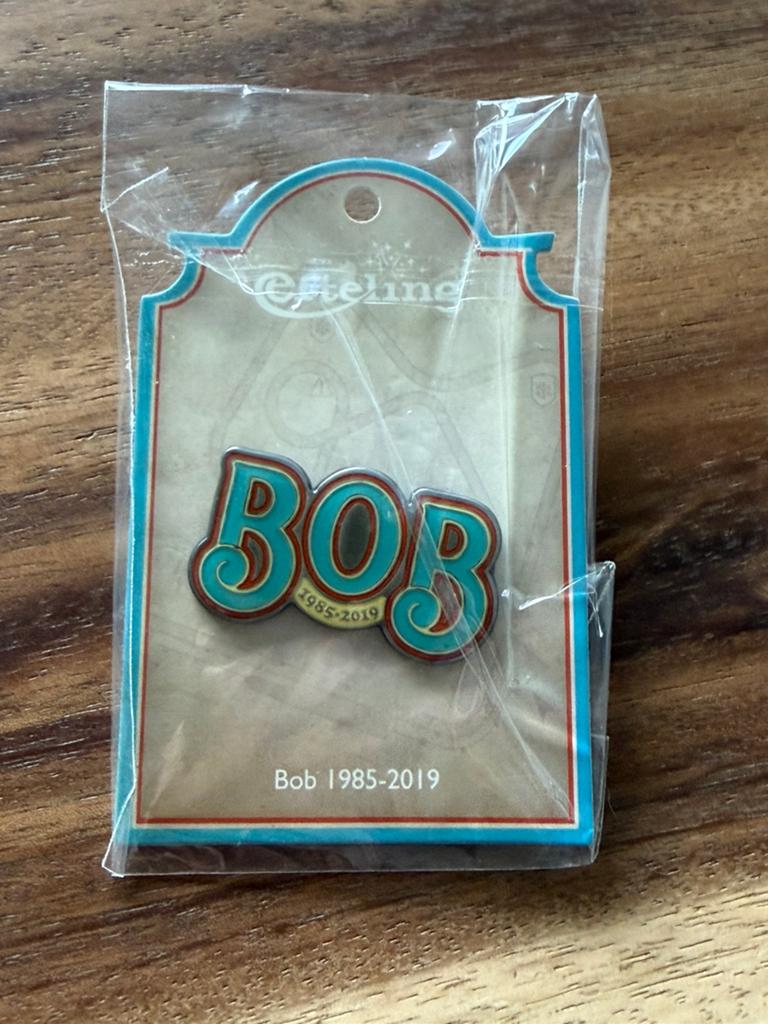 Efteling pin Bob1985~2019, Verzamelen, Efteling, Ophalen of Verzenden, Zo goed als nieuw, Button of Speldje