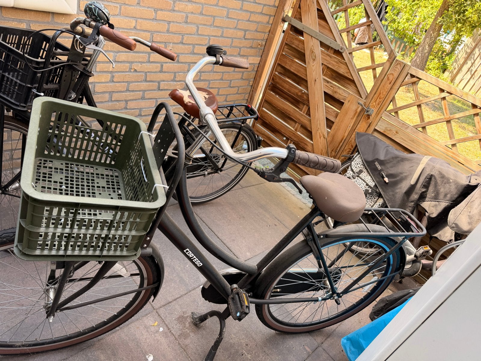 Nieuwe damesfiets (28 inch) + gratis tweede fiets (26 inch), Velgrem, Nieuw, 56 cm of meer, Ophalen
