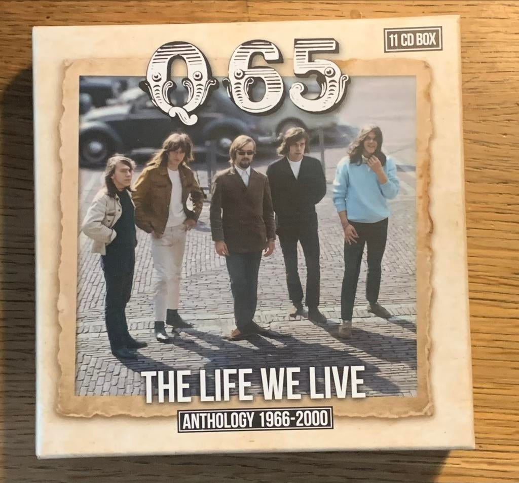 Q65 - The Life We Live Anthology 1966-2000 (11 CD Box), Cd's en Dvd's, Cd's | Rock, Ophalen of Verzenden, Zo goed als nieuw, Poprock