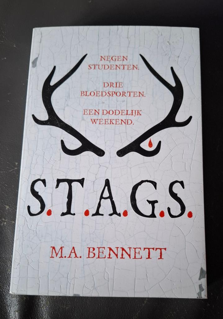 S.T.A.G.S. - M.A. Bennett (Thriller), Europa overig, Ophalen of Verzenden, Zo goed als nieuw, M.A. Bennett