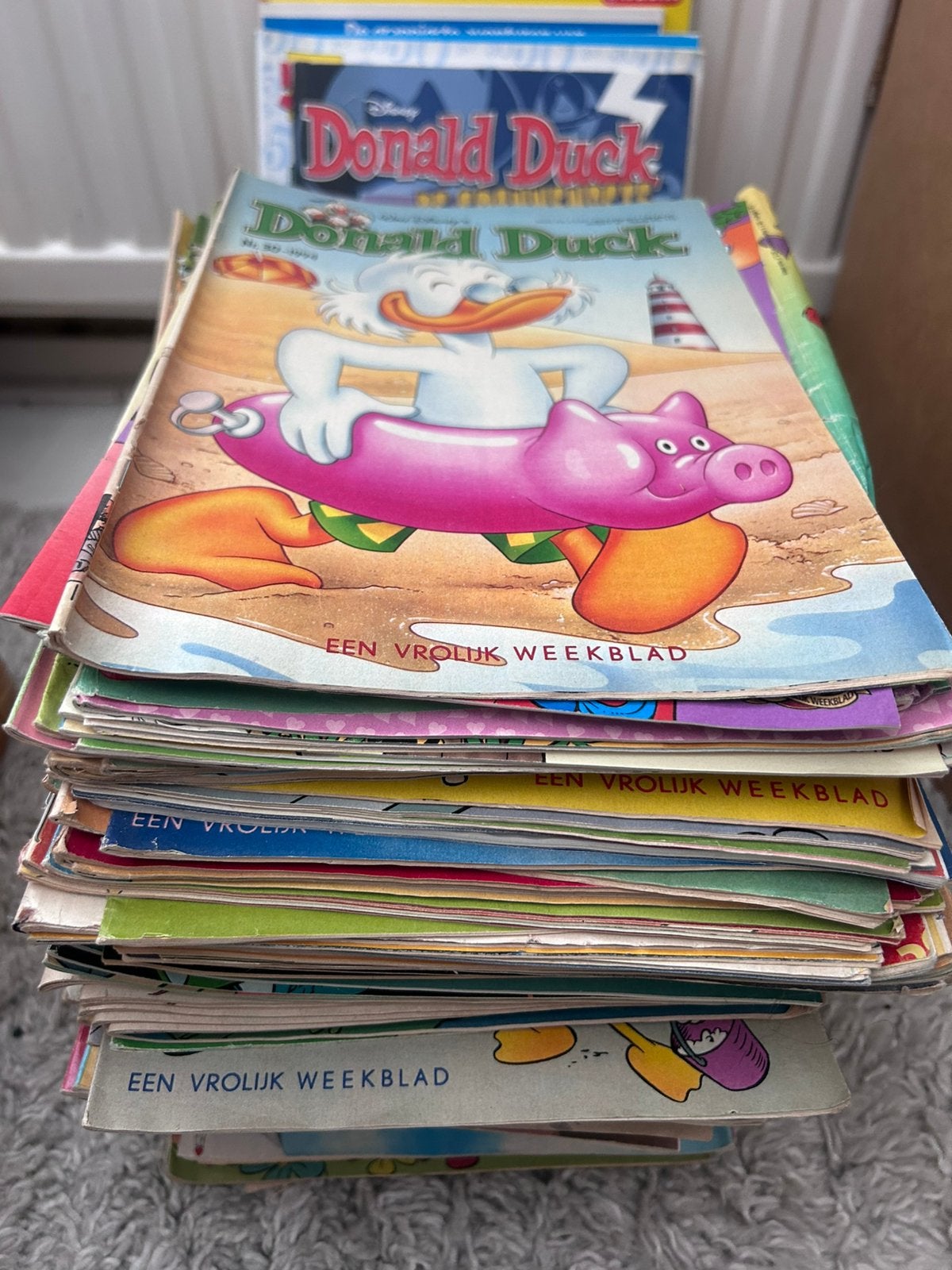 Stapel oude Donald Ducks en 7 boeken, Boeken, Meerdere comics, Ophalen, Zo goed als nieuw, Europa