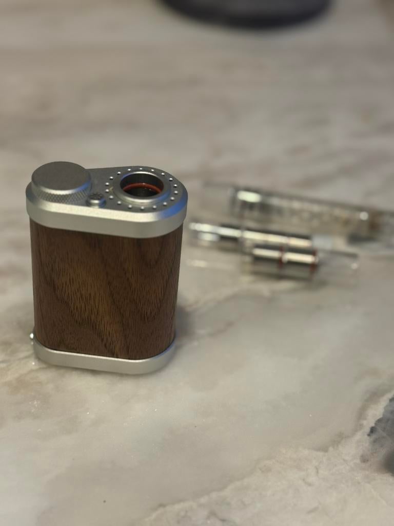 Tinymight 2 dry herb vaporizer, Ophalen of Verzenden, Zo goed als nieuw, Sigarenbandjes