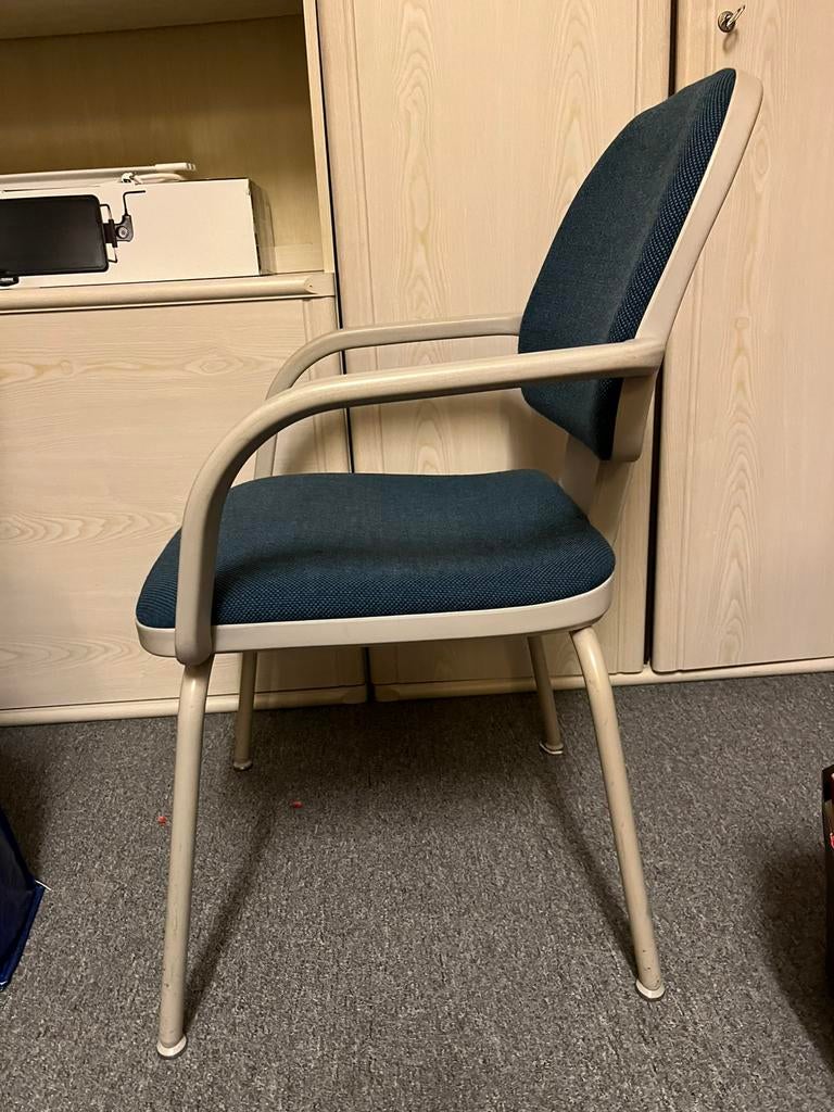Bureau /wachtkamer stoel grijs-blauw, Ophalen, Zo goed als nieuw, Blauw, Bureaustoel