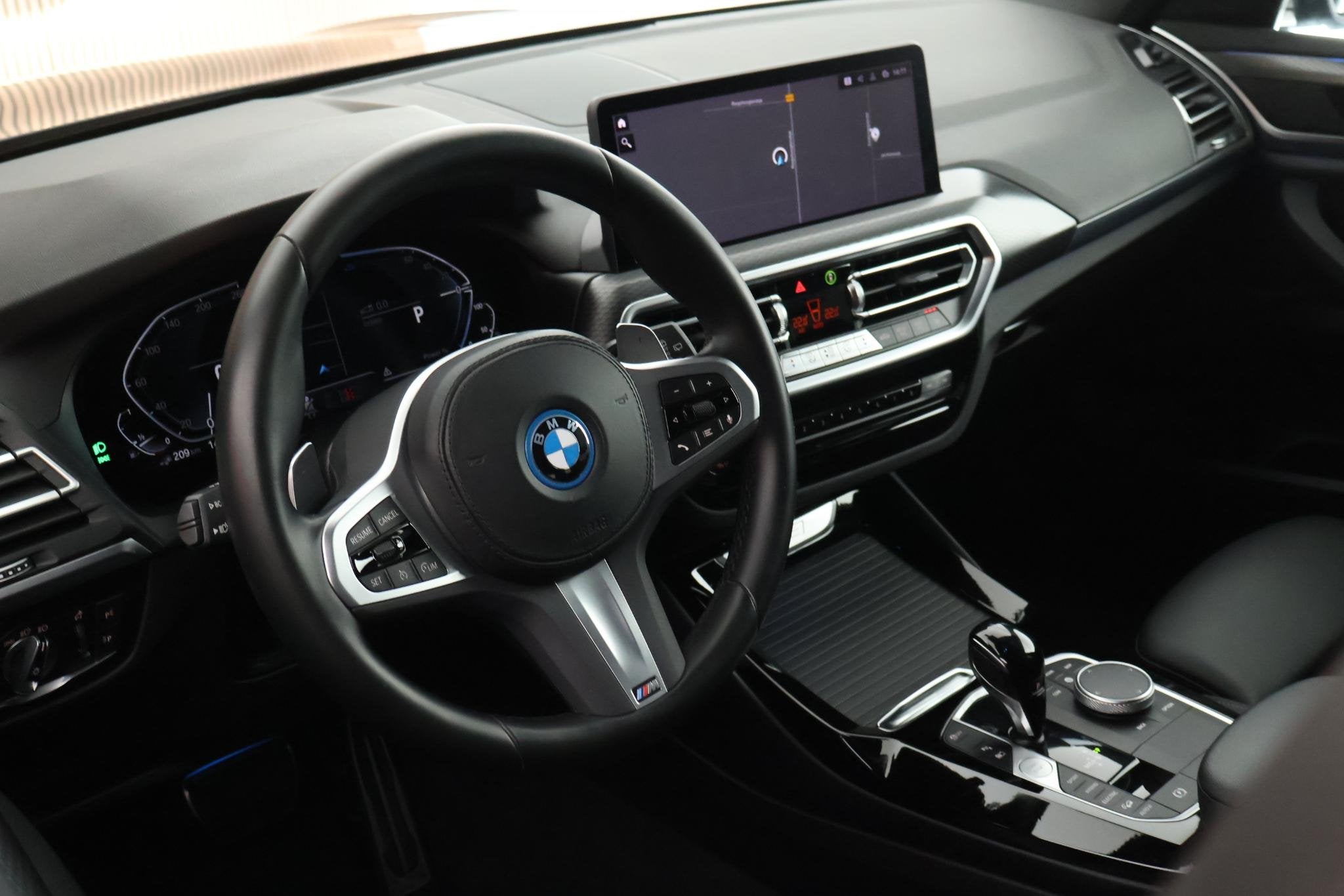 BMW X3 xDrive30e 292pk High Executive M Sport Camera Leder P, 1998 cc, Automatische klimaatregeling, Gebruikt, 2000 kg
