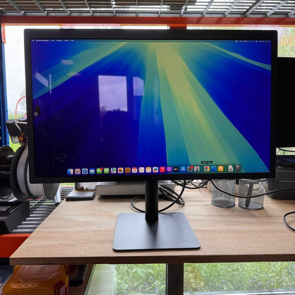 LG Ultrafine 27MD5KL-B 2020 Model zeer Goede Staat, Computers en Software, Monitoren, Ophalen, Zo goed als nieuw, 60 Hz of minder
