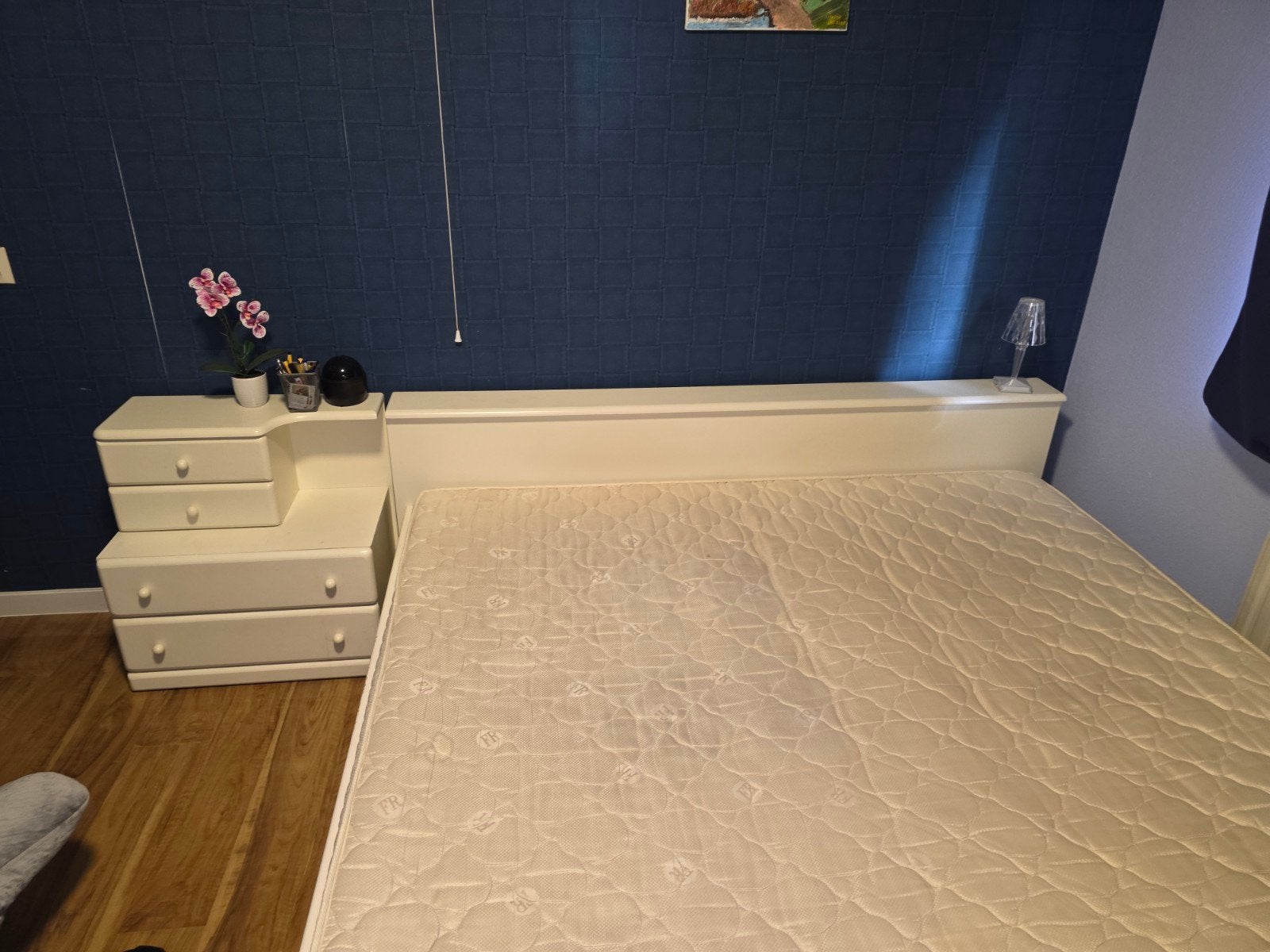 Tweepersoons bed + matras, Antiek en Kunst, Antiek | Meubels | Bedden, Ophalen
