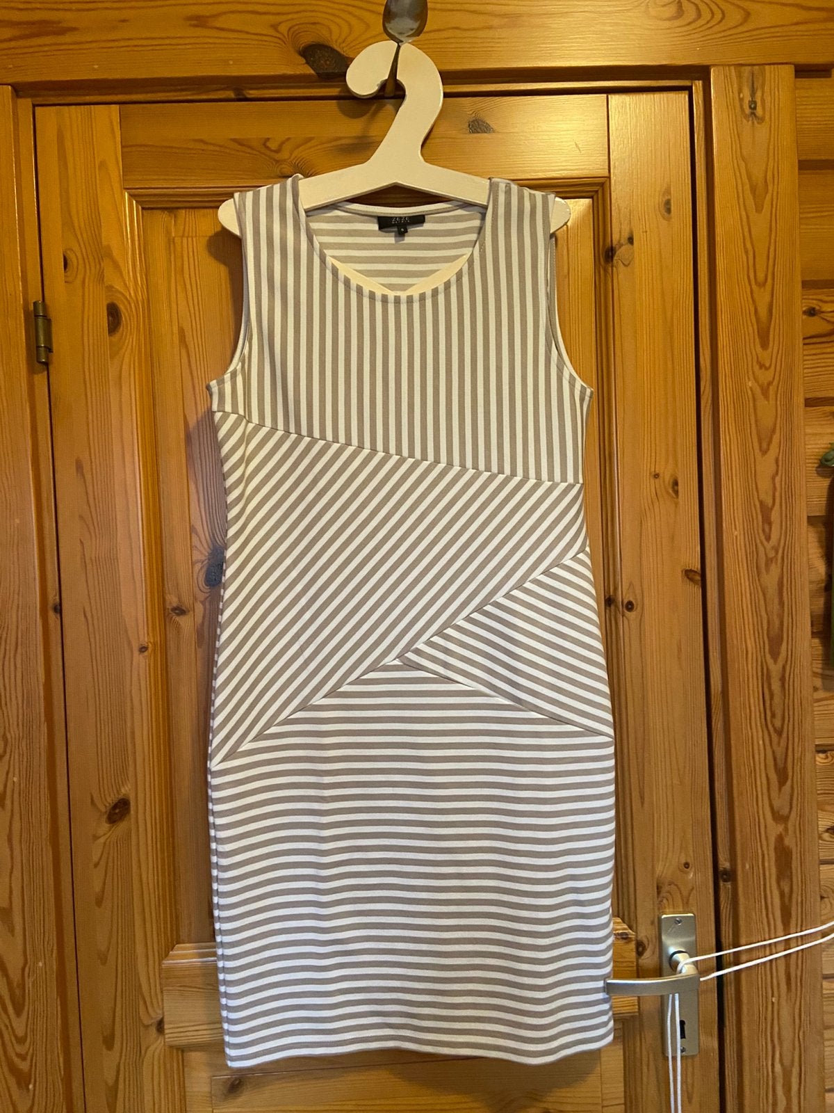 Jurk wit beige streep Zeze Nordic S oto 46 lengte 96, Wit, Ophalen of Verzenden, Zo goed als nieuw, Knielengte