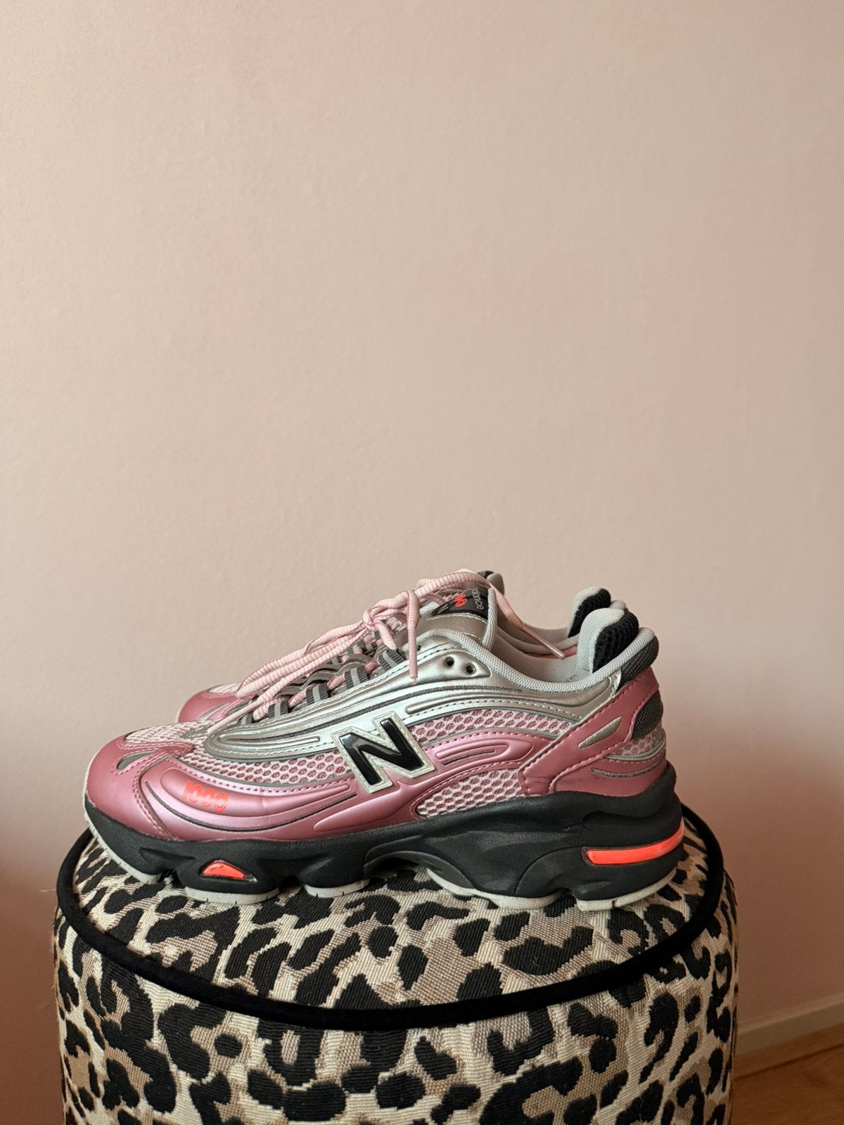 New balance 1000, Kleding | Dames, Schoenen, Ophalen of Verzenden, Roze, Sneakers of Gympen, Zo goed als nieuw