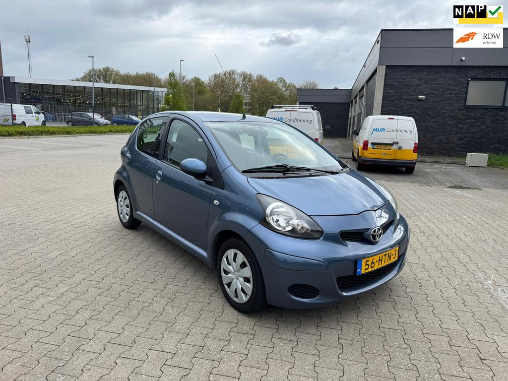 Toyota Aygo 1.0-12V Comfort AUTOMAAT, Stof, Gebruikt, Elektrische ramen, 68 pk