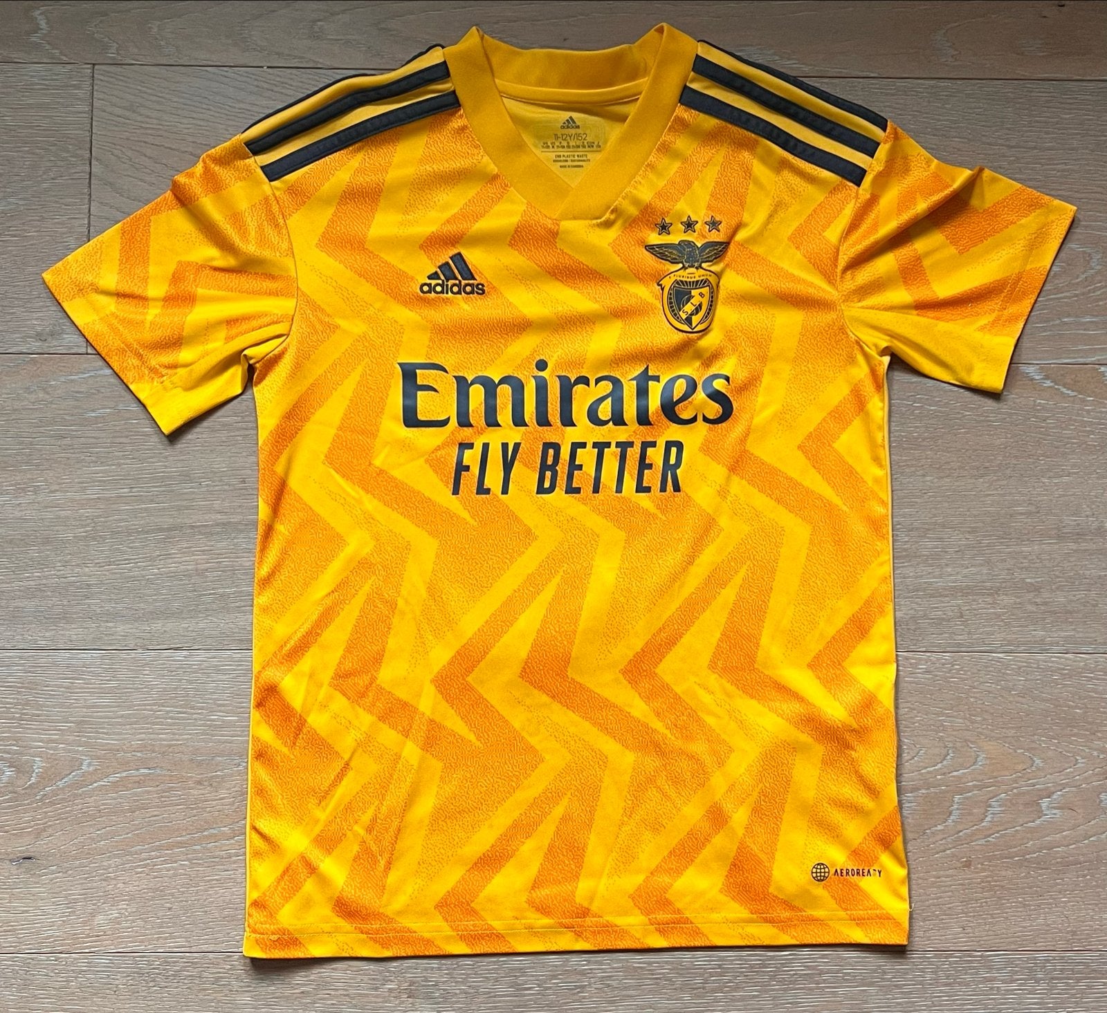 Adidas Benfica voetbaltenue (shirt, broekje, sokken) - Maat, Maat XS of kleiner, Ophalen of Verzenden, Gebruikt, Overige typen