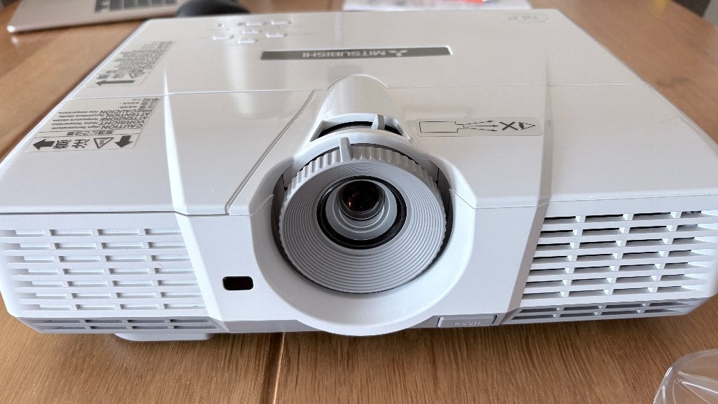 Mitsubishi beamer model XD510U, Ophalen, Zo goed als nieuw, Full HD (1080), Mitsubishi model XD510U
