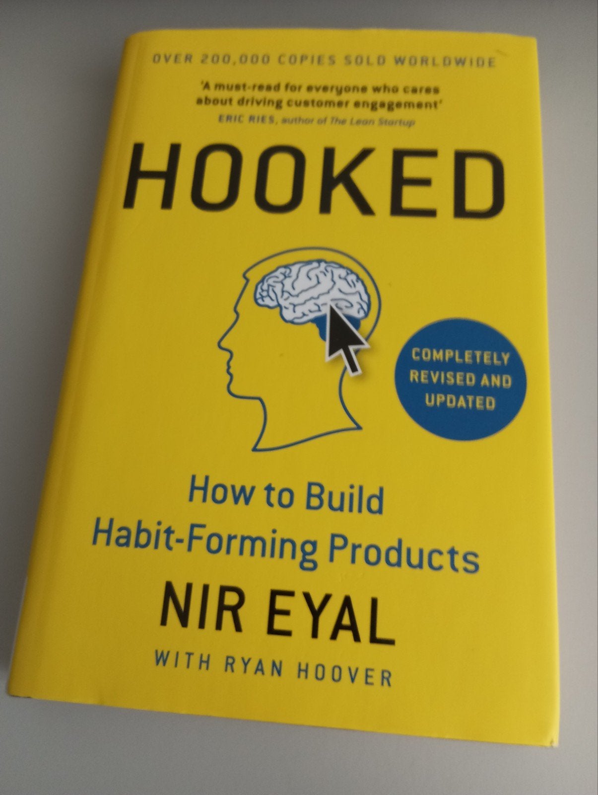 Nir Eyal - Hooked: psychologie marketing product boek, Ophalen of Verzenden, Zo goed als nieuw, Management, Nir Eyal