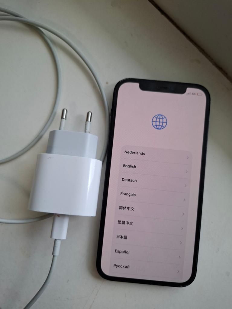 Defecte iPhone 12 - Ideaal voor onderdelen of reparatie, Zwart, Ophalen of Verzenden, Zonder simlock, Niet werkend