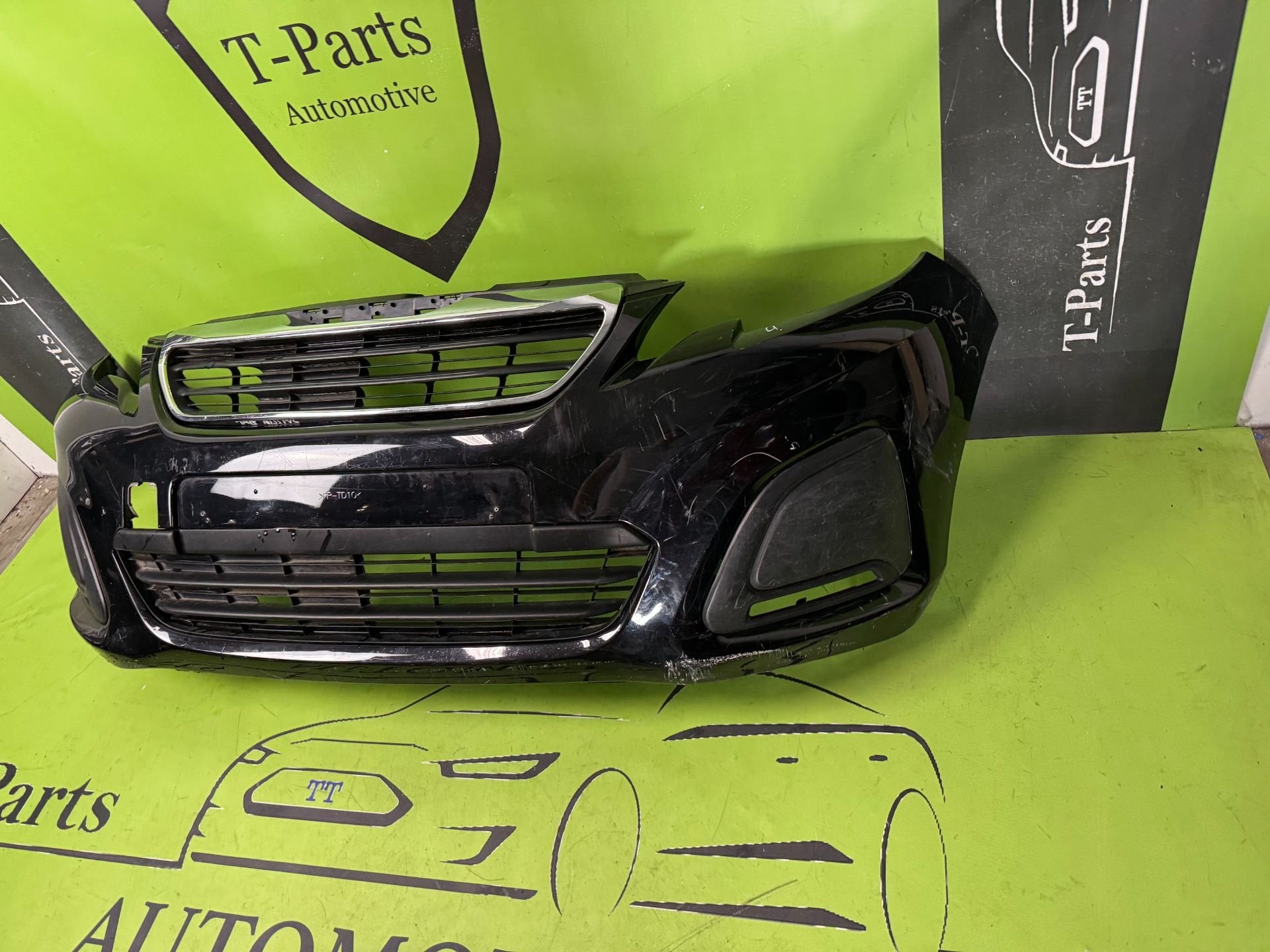 peugeot 108 voorbumper bumper, Auto-onderdelen, Taurusavenue 1
2132 LS  Hoofddorp, NL, Contact.group@renault.com, Stellantis N.V.
