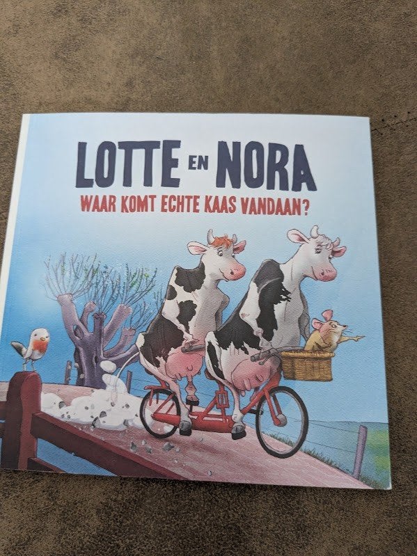 Lotte en Nora waar komt echte kaas vandaan?, Ophalen of Verzenden, Zo goed als nieuw, Fictie algemeen