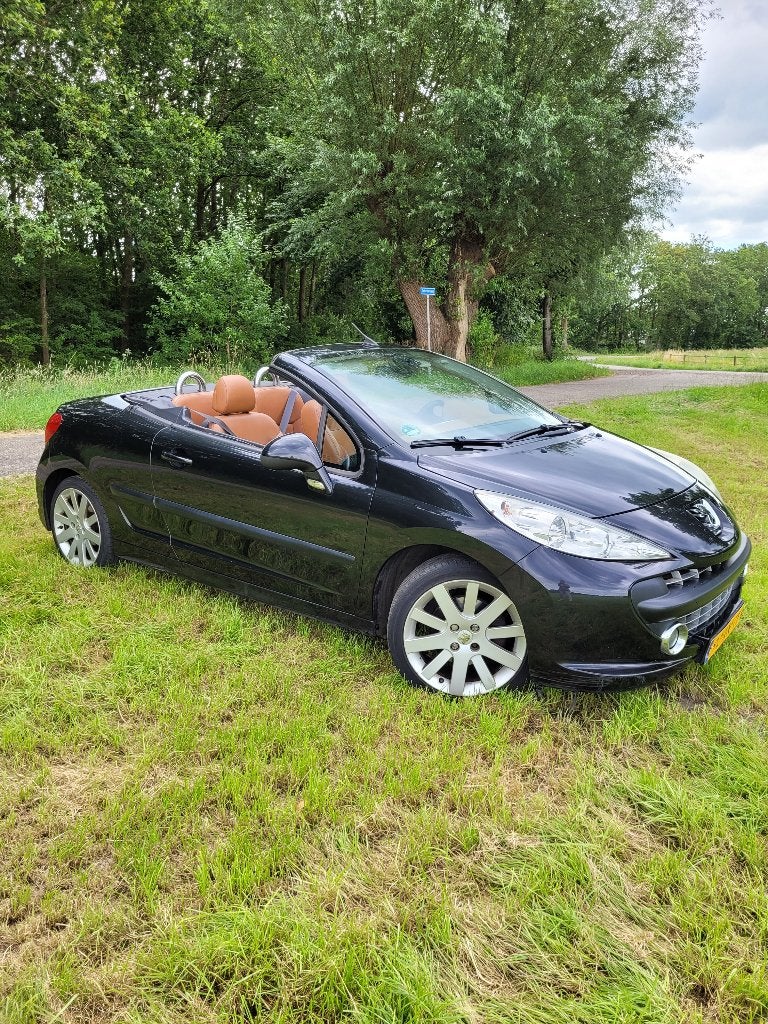 Peugeot 207 Feline  1.6 ,2007 Zwart,apk 8-4-2027, 4 cilinders, Cabriolet, 4 stoelen, Zwart