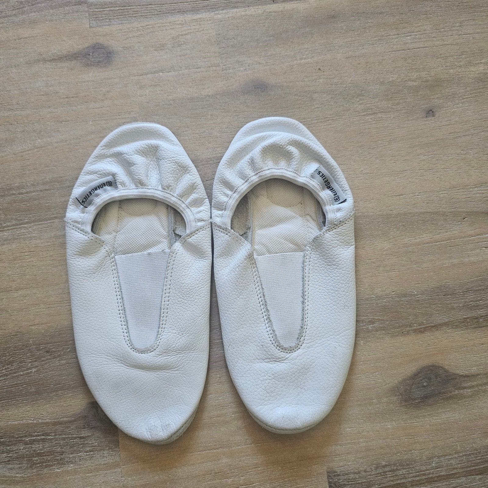 Witte turnschoentjes / trampolineschoentjes maat 36, Ophalen of Verzenden, Zo goed als nieuw