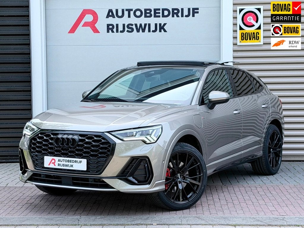 Audi Q3 Sportback 45 TFSI e S Edition Pano/360/Carbon, Auto's, Gebruikt, Alcantara, Hybride Elektrisch/Benzine, SUV of Terreinwagen