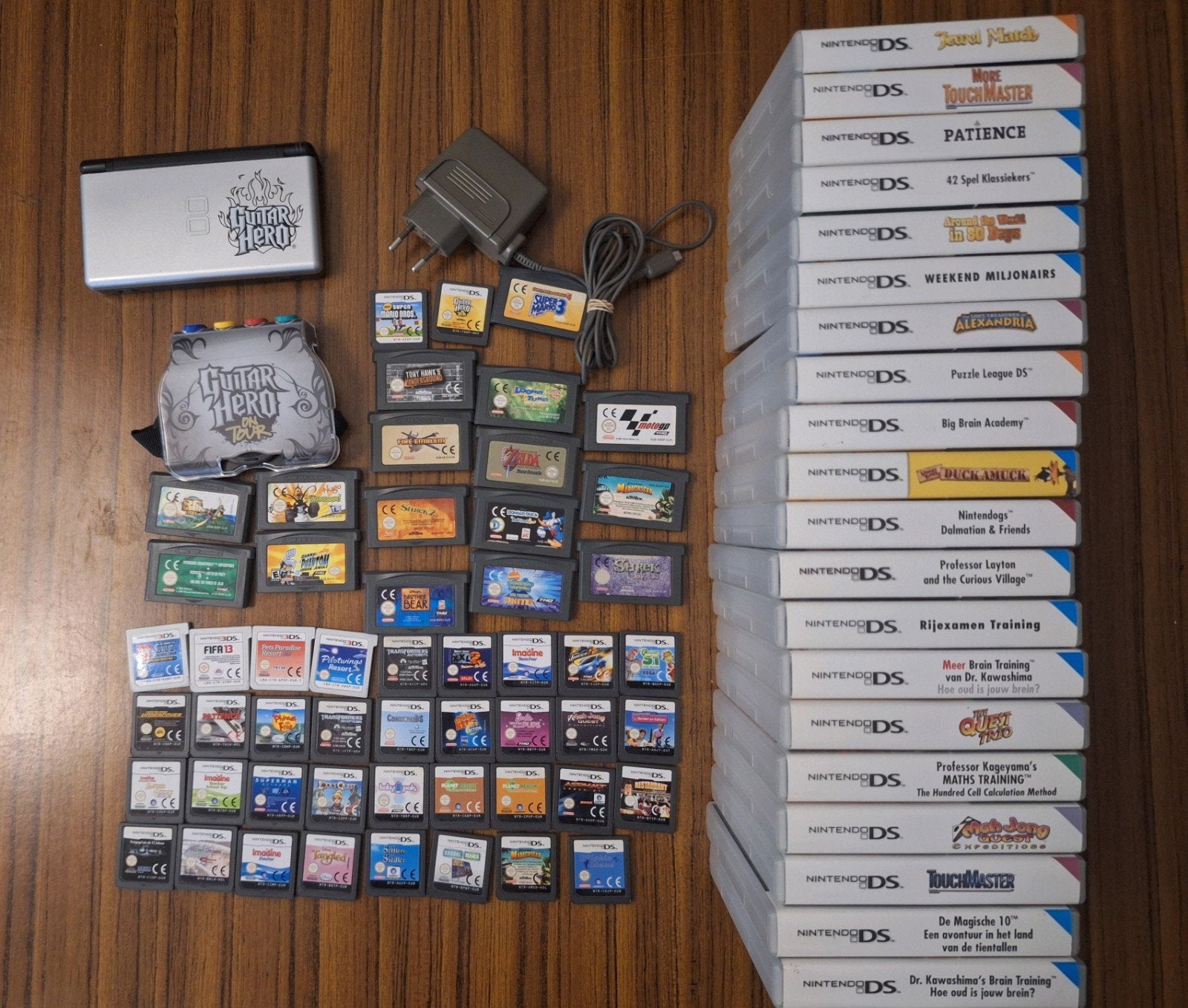 Ds lite guitar hero editie met 73 spellen voor ds en gba, Met games, Verzenden, Zo goed als nieuw, Zilver
