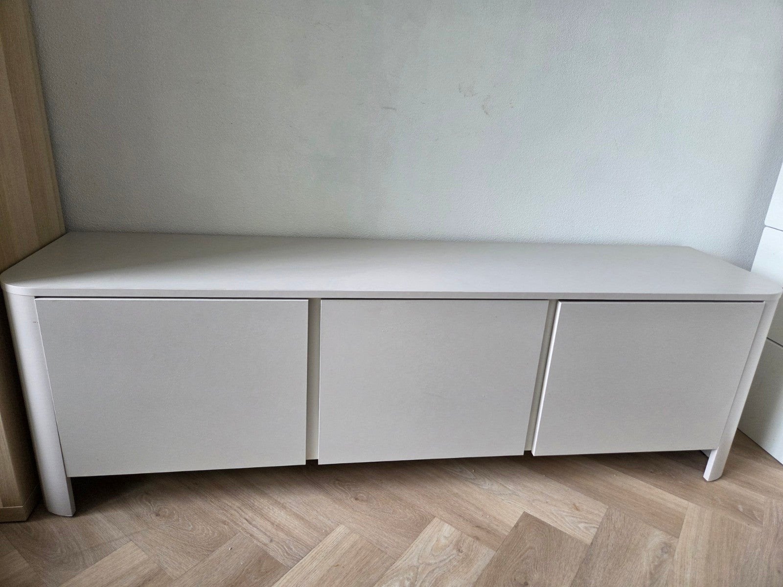 TV MEUBEL MEUBELLA, Ophalen, Zo goed als nieuw, 25 tot 50 cm, 150 tot 200 cm