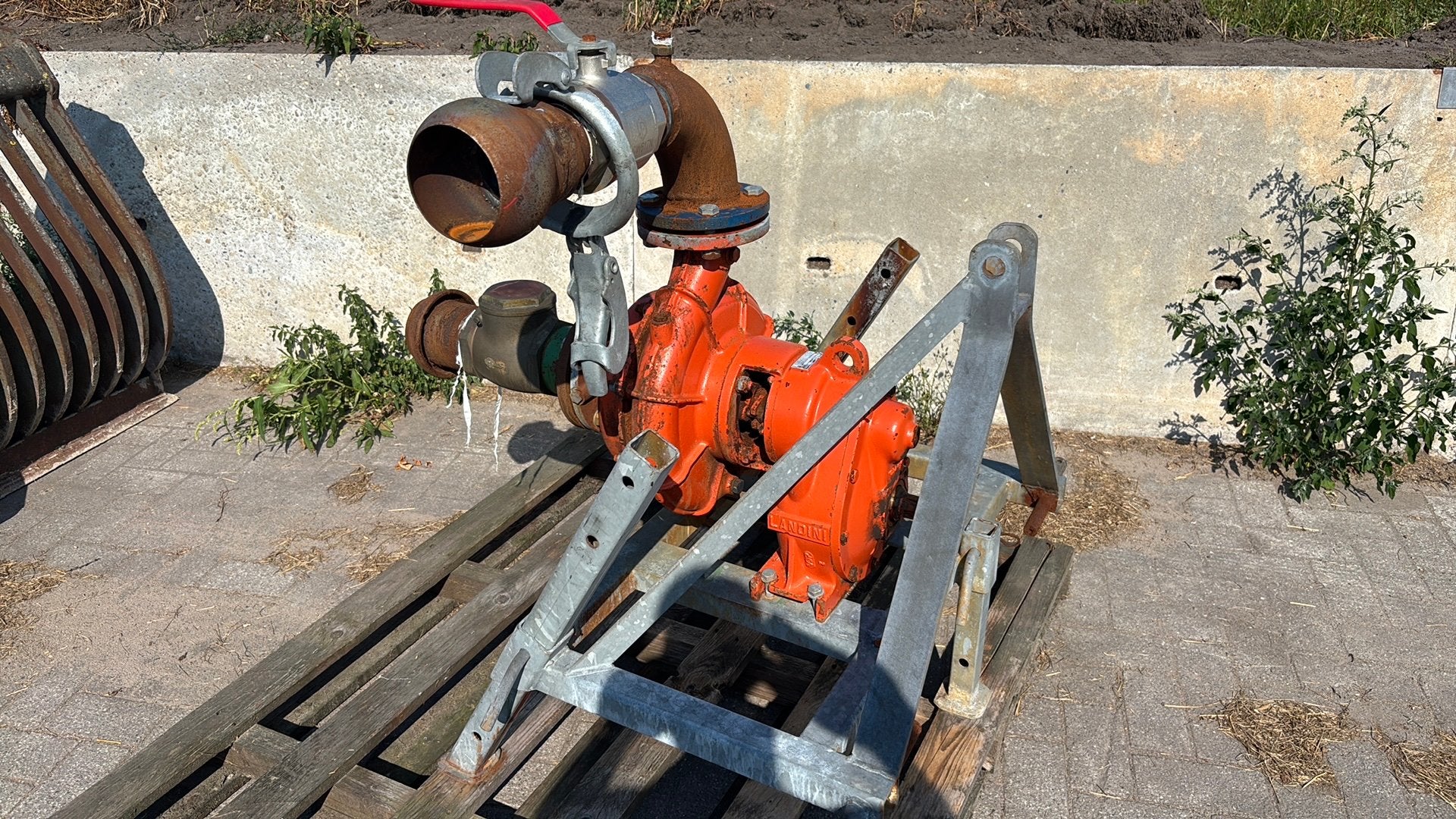 Landini beregeningspomp, Ophalen