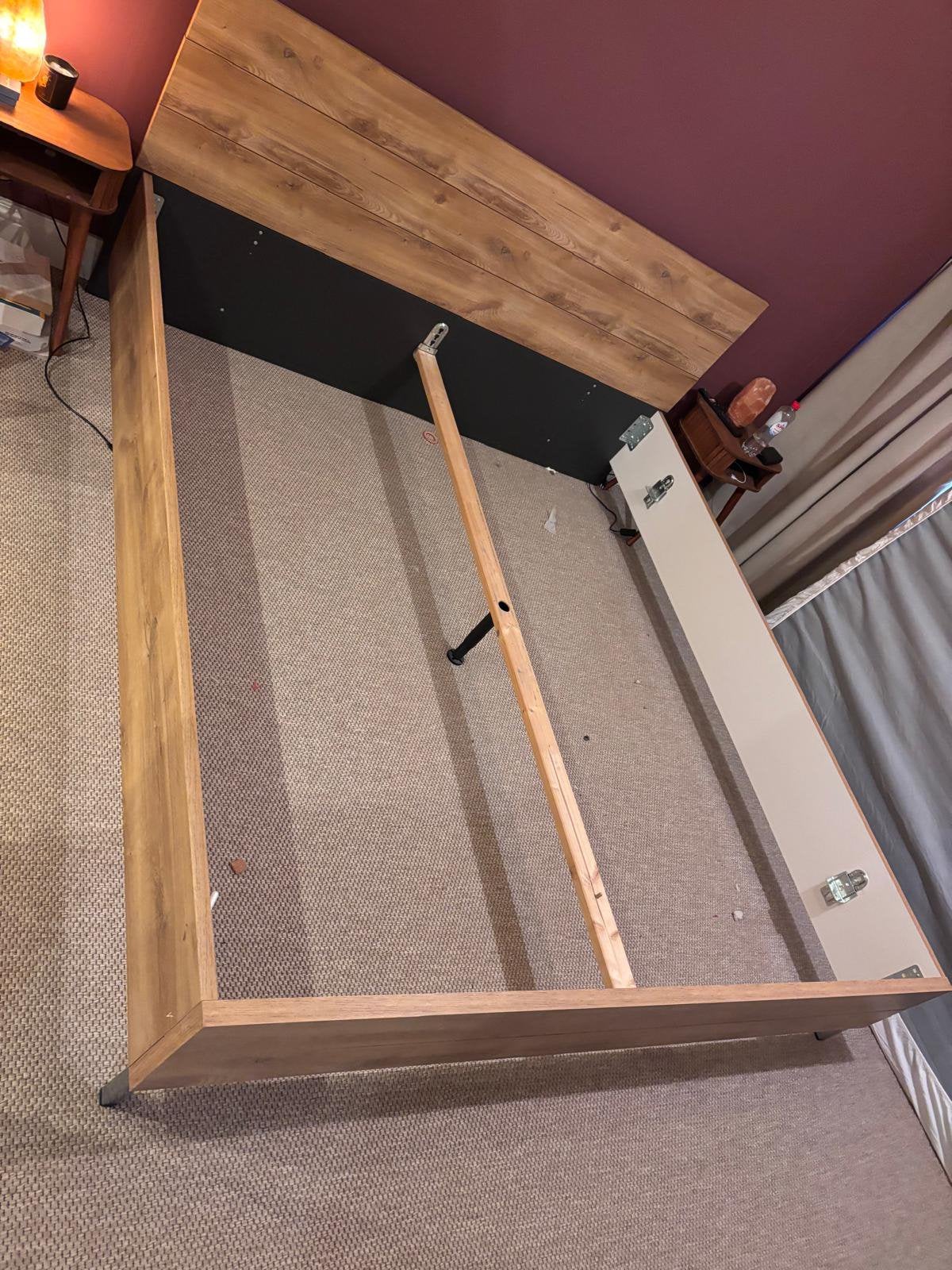 Mooi bedframe 50€, Huis en Inrichting, Bruin, Tweepersoons, Ophalen of Verzenden, Zo goed als nieuw