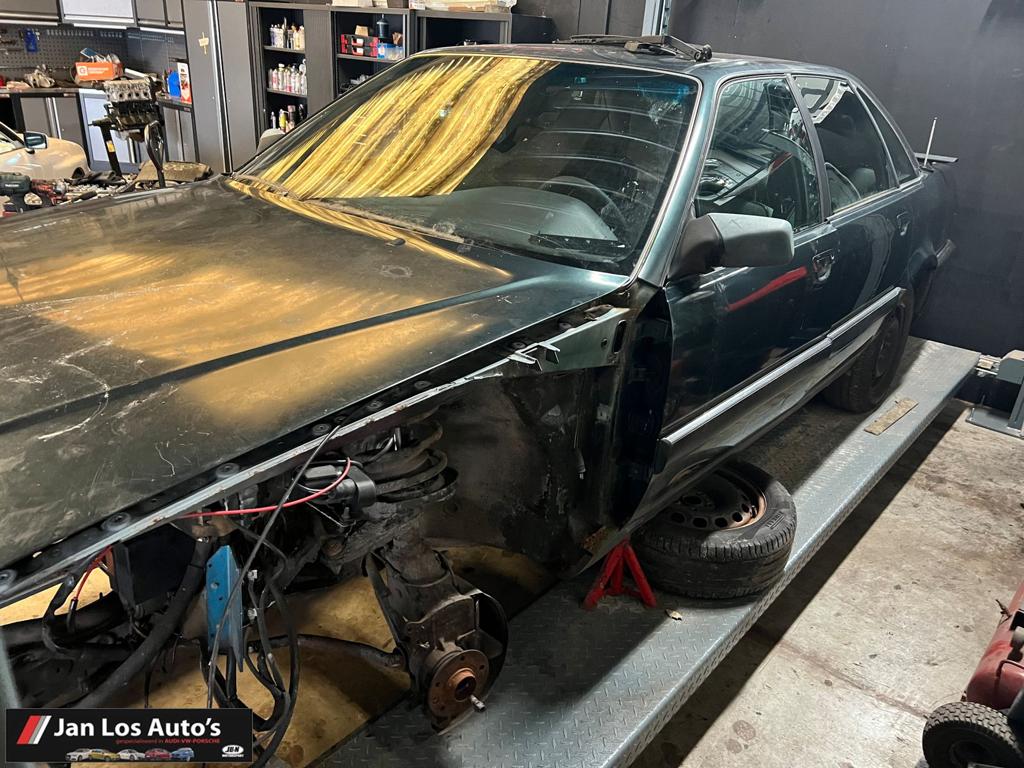Audi V8 C3 Typ 44  kaal chassis rolbaar  carrosserie, Ophalen, Gebruikt, -, Audi