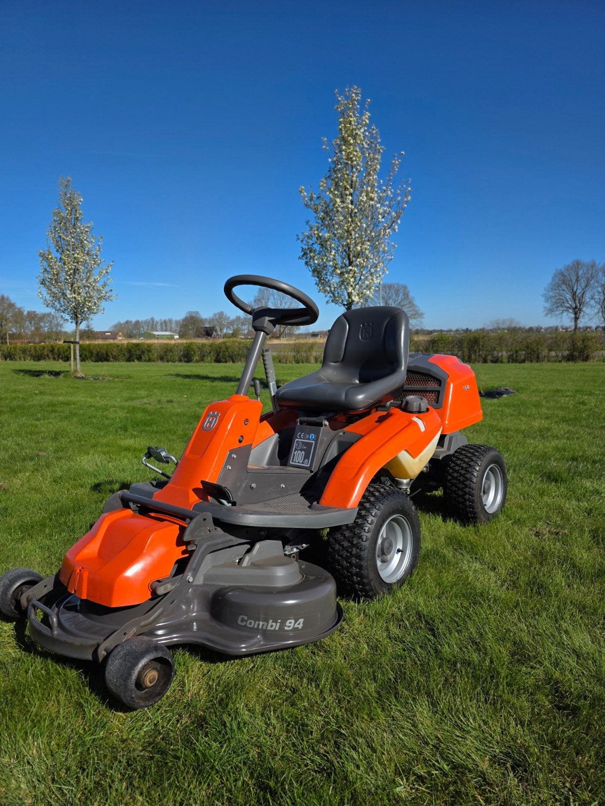 zeer nette Husqvarna rider R216 frontmaaier, Tuin en Terras, Ophalen