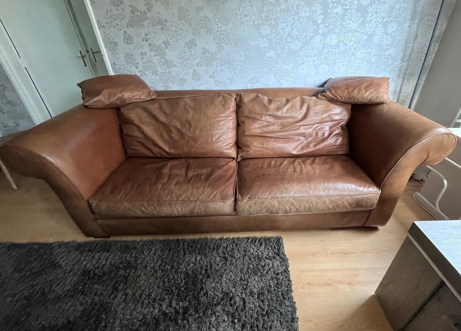 Engelse stijl bank - 235 cm breed, 105 cm diep, 80 cm hoog, Huis en Inrichting, Banken | Bankstellen, Ophalen, 200 tot 250 cm