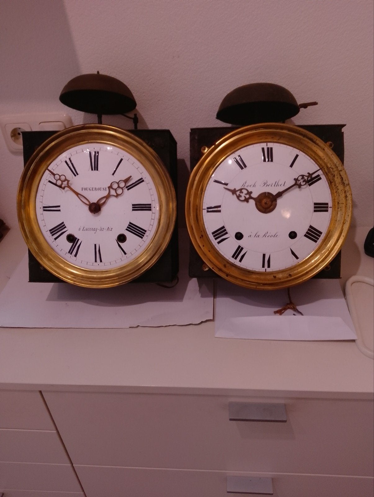 2 losse kopjes stationscomtoise, Ophalen