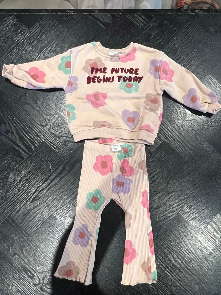 Zara Meisjes Setje Maat 86 - Bloemendesign, Kinderen en Baby's, Babykleding | Maat 86, Zo goed als nieuw, Meisje, Setje, Ophalen of Verzenden