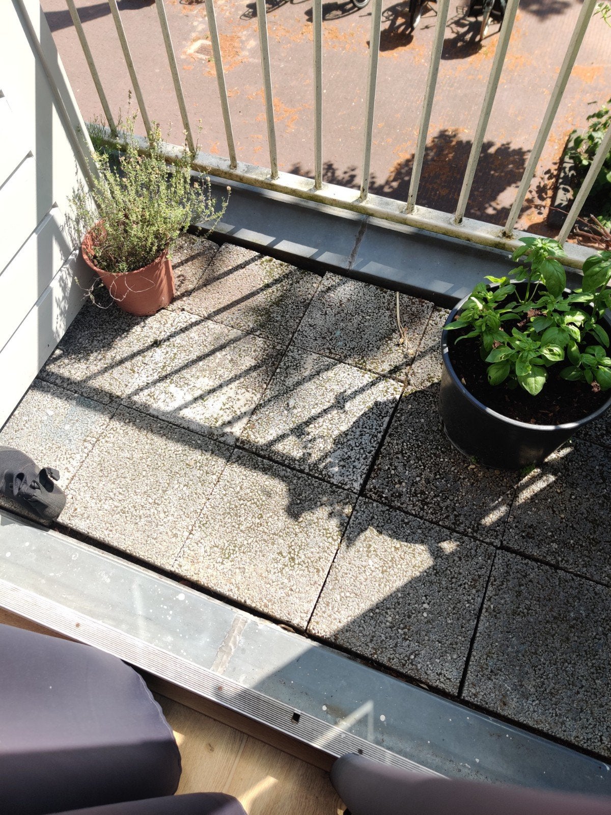 GRATIS 15 hele stoeptegels en 5 3/4 stoeptegels, Ophalen, Gebruikt, Overige materialen