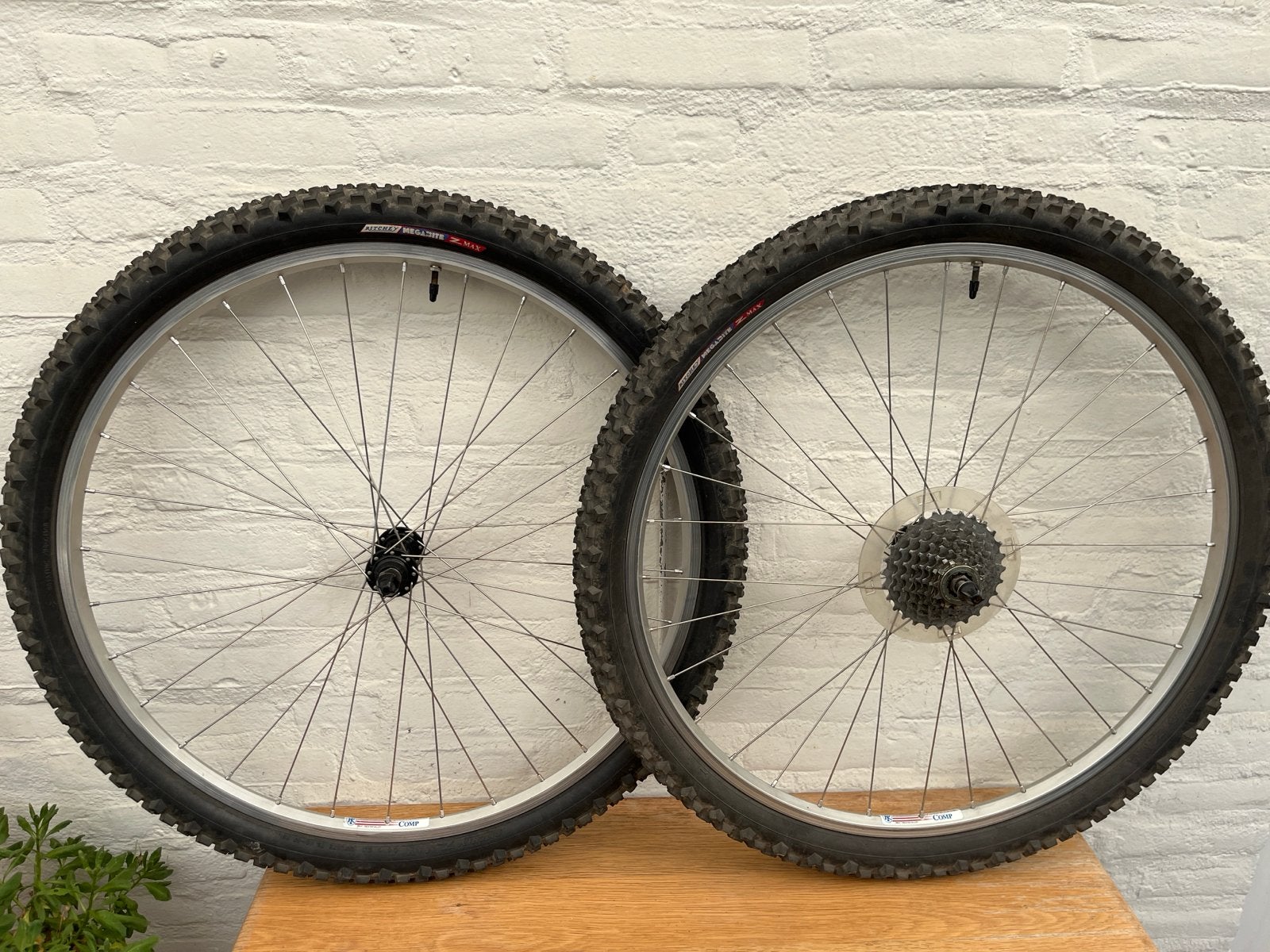 Ritchey Vantage Comp 26 inch wielset met Megabite Z Max band, Fietsen en Brommers, Wiel, Ophalen of Verzenden, Zo goed als nieuw