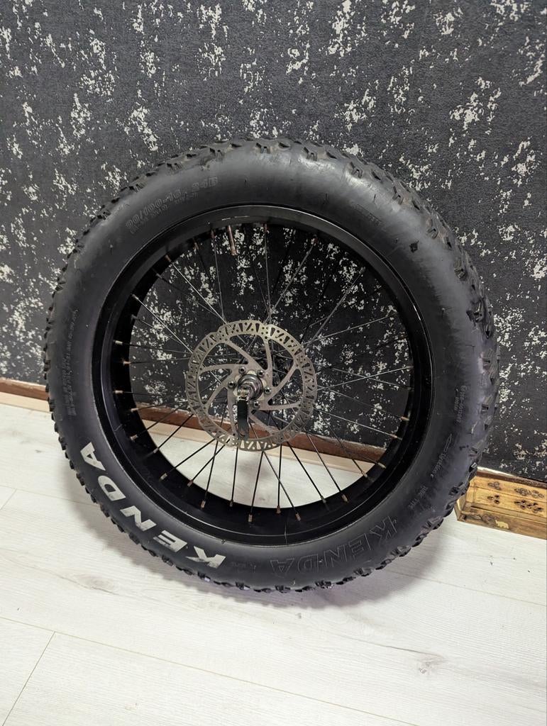 Voorwiel fatbike  knaap doppio 20 inch, Fietsen en Brommers, Fietsonderdelen, Ophalen