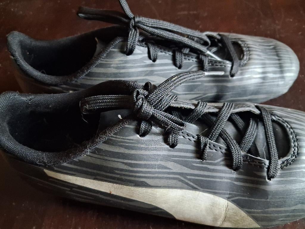 Puma voetbalschoenen 37,5, Sport en Fitness, Voetbal, Maat XS of kleiner, Schoenen, Ophalen of Verzenden, Zo goed als nieuw